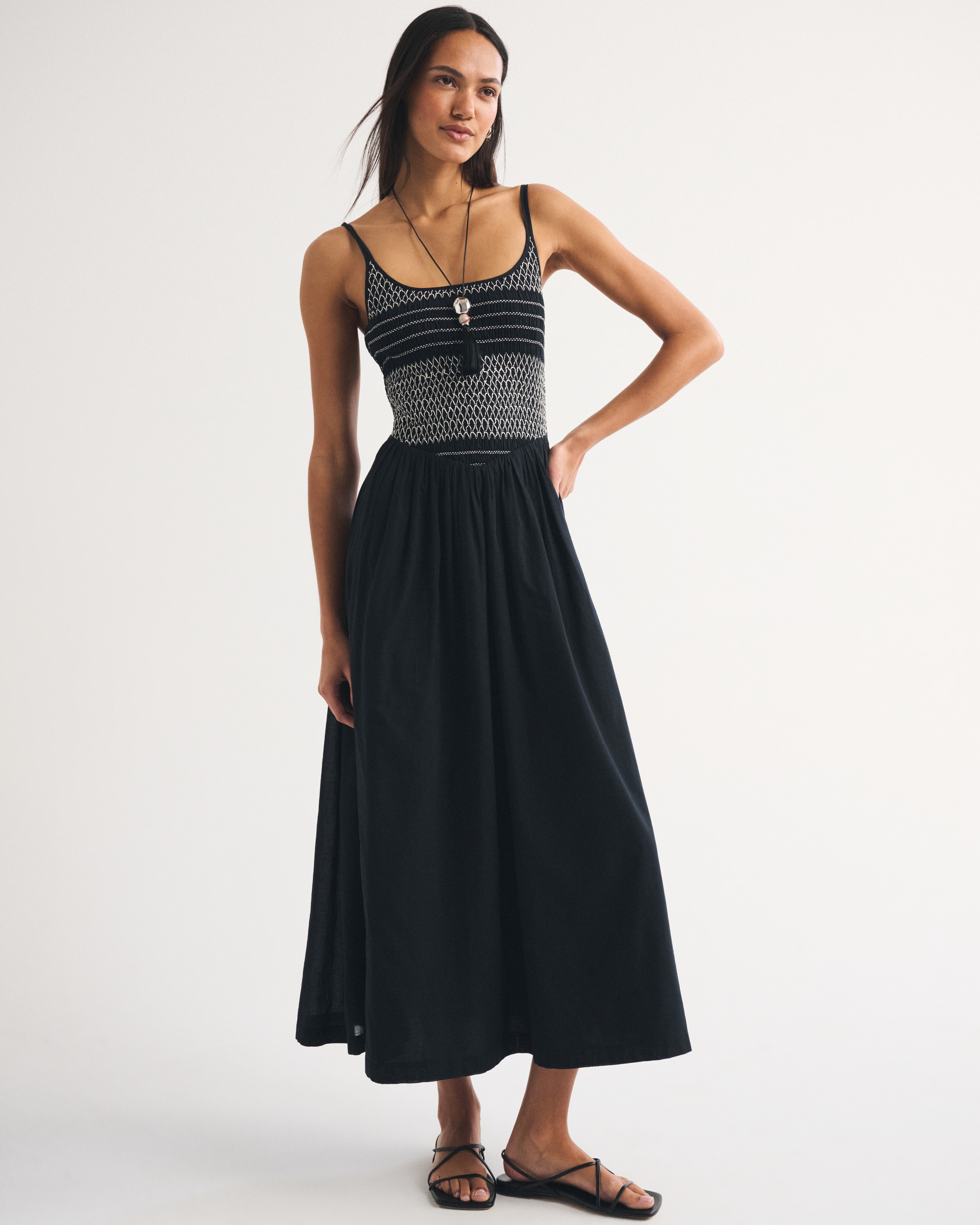 Женские платья Abercrombie & Fitch 100% Cotton A&F Sydney Smocked Dipped-Waist Maxi Dress — фото 2