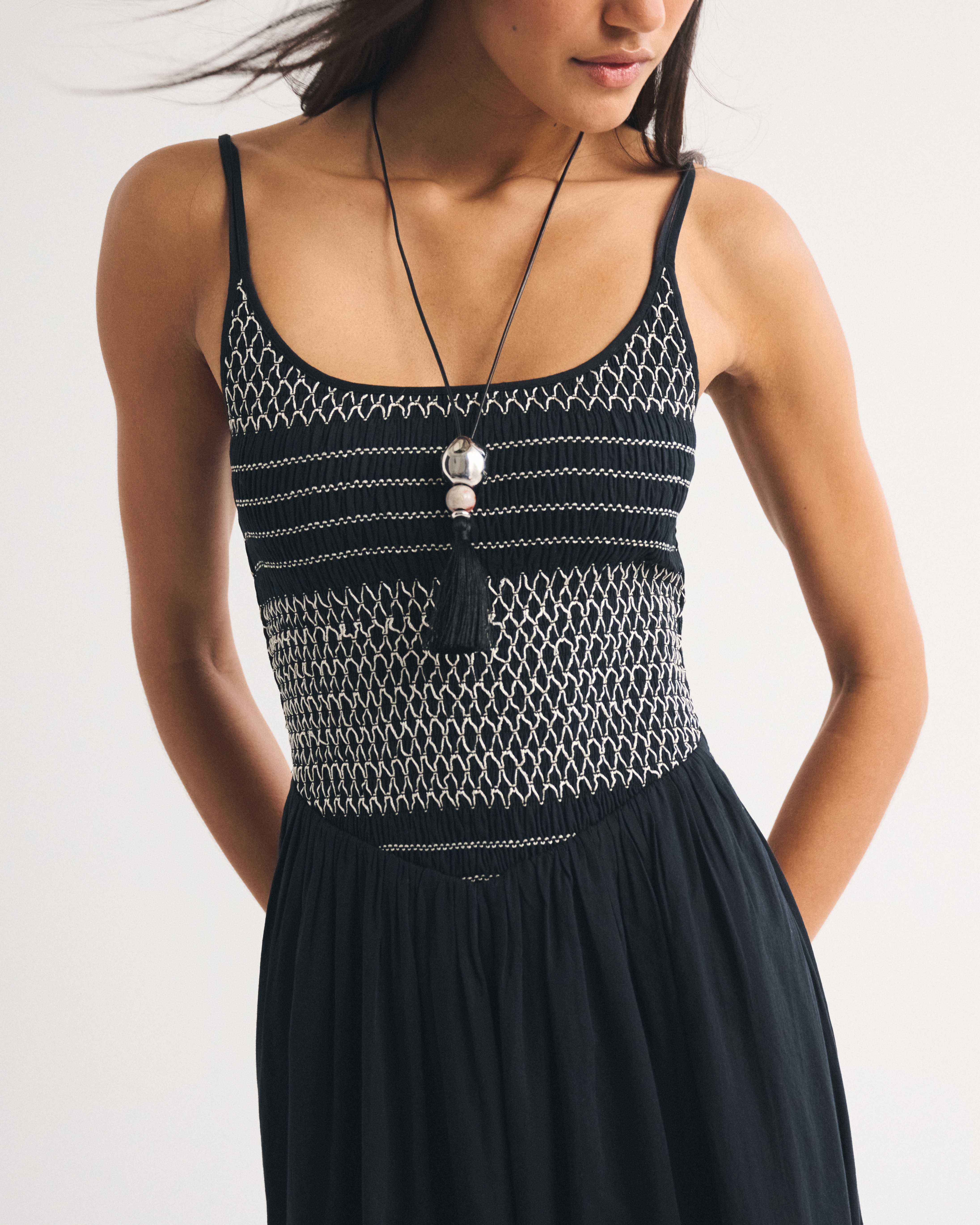 Женские платья Abercrombie & Fitch 100% Cotton A&F Sydney Smocked Dipped-Waist Maxi Dress — фото 3