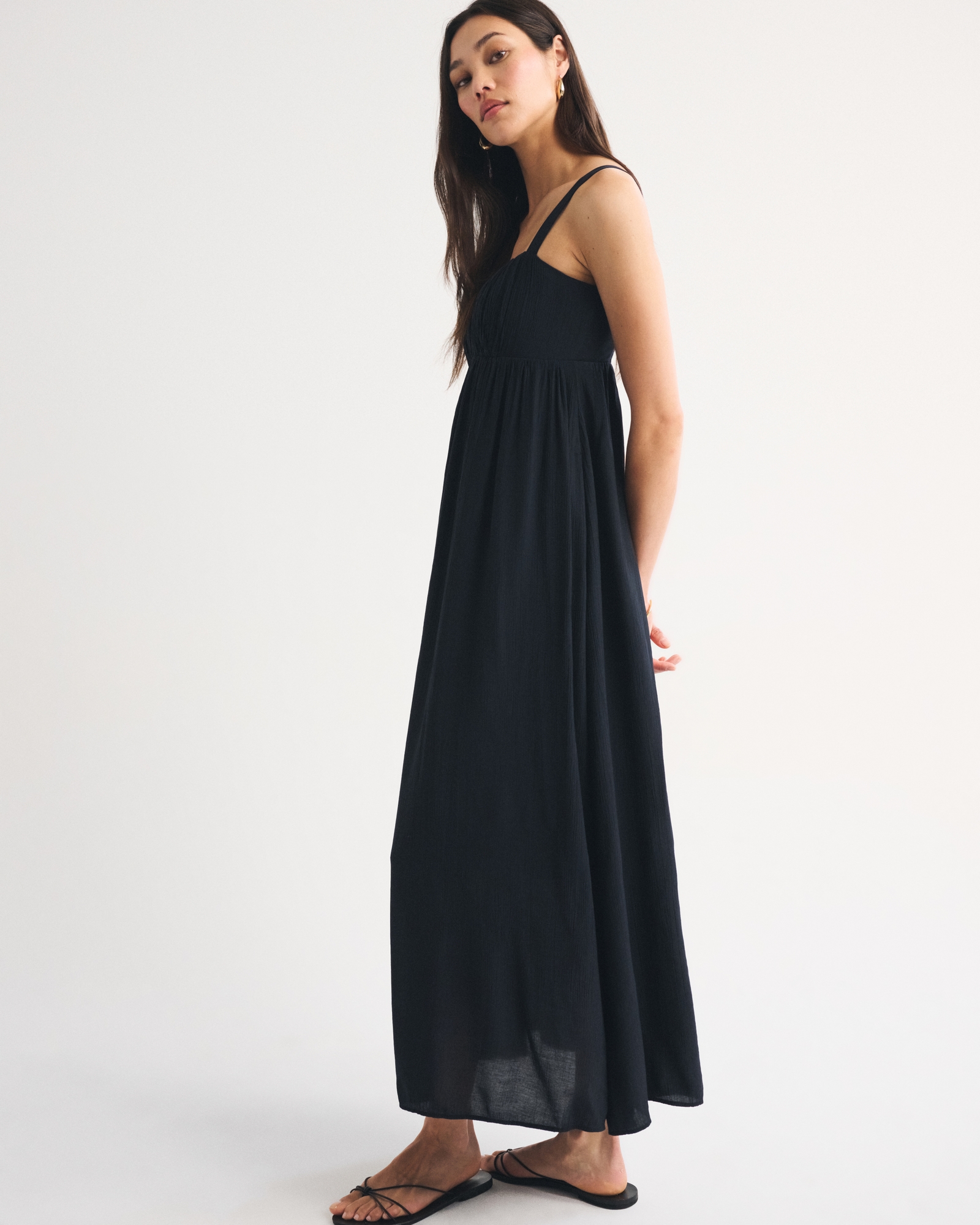 Abercrombie & Fitch Bra-Free Sweetheart Ruched Flowy Maxi Dress
