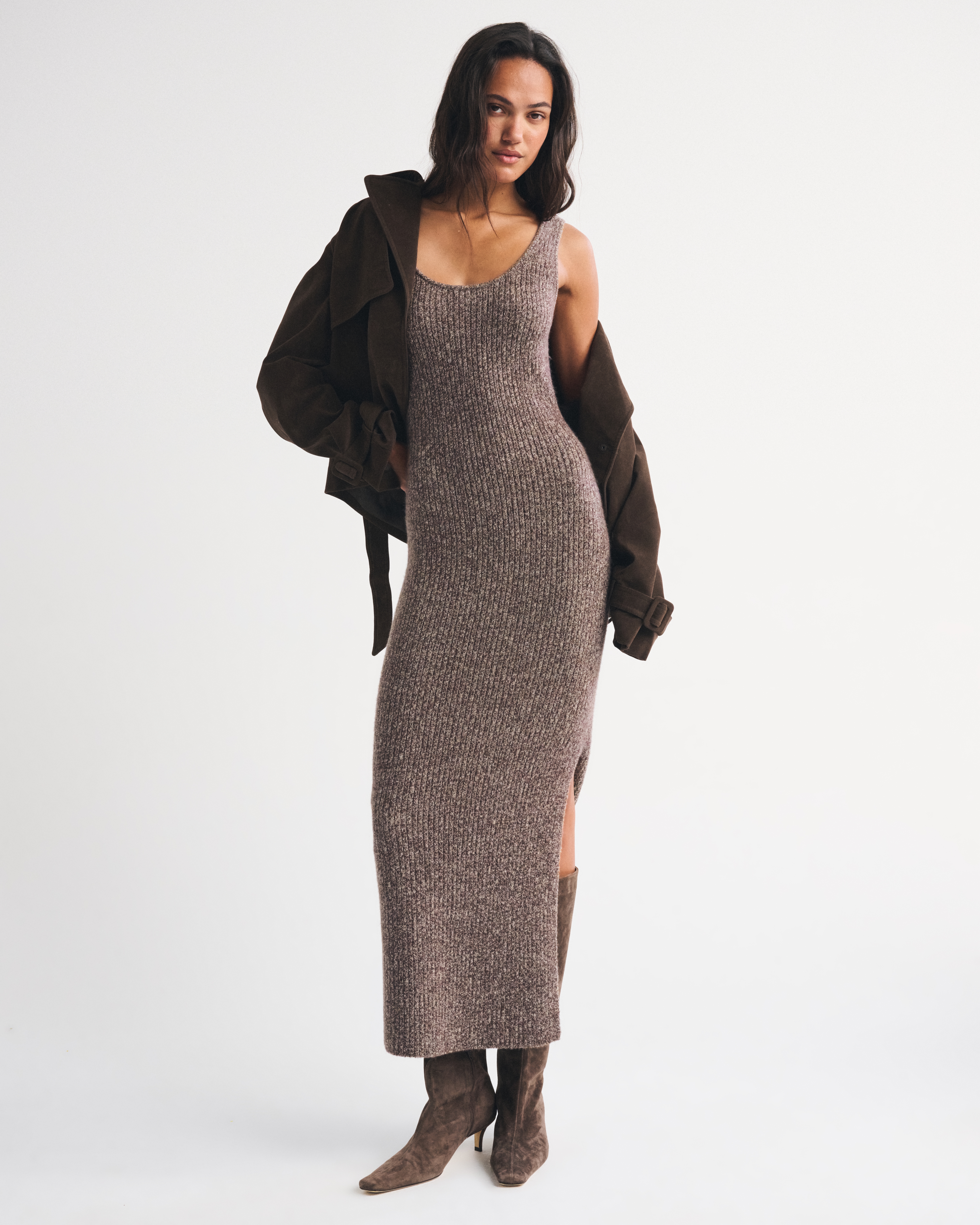 Женское платье Abercrombie & Fitch Merino Wool-Blend Scoop Neck Maxi Sweater Dress, цвет: Коричневый — фото 2