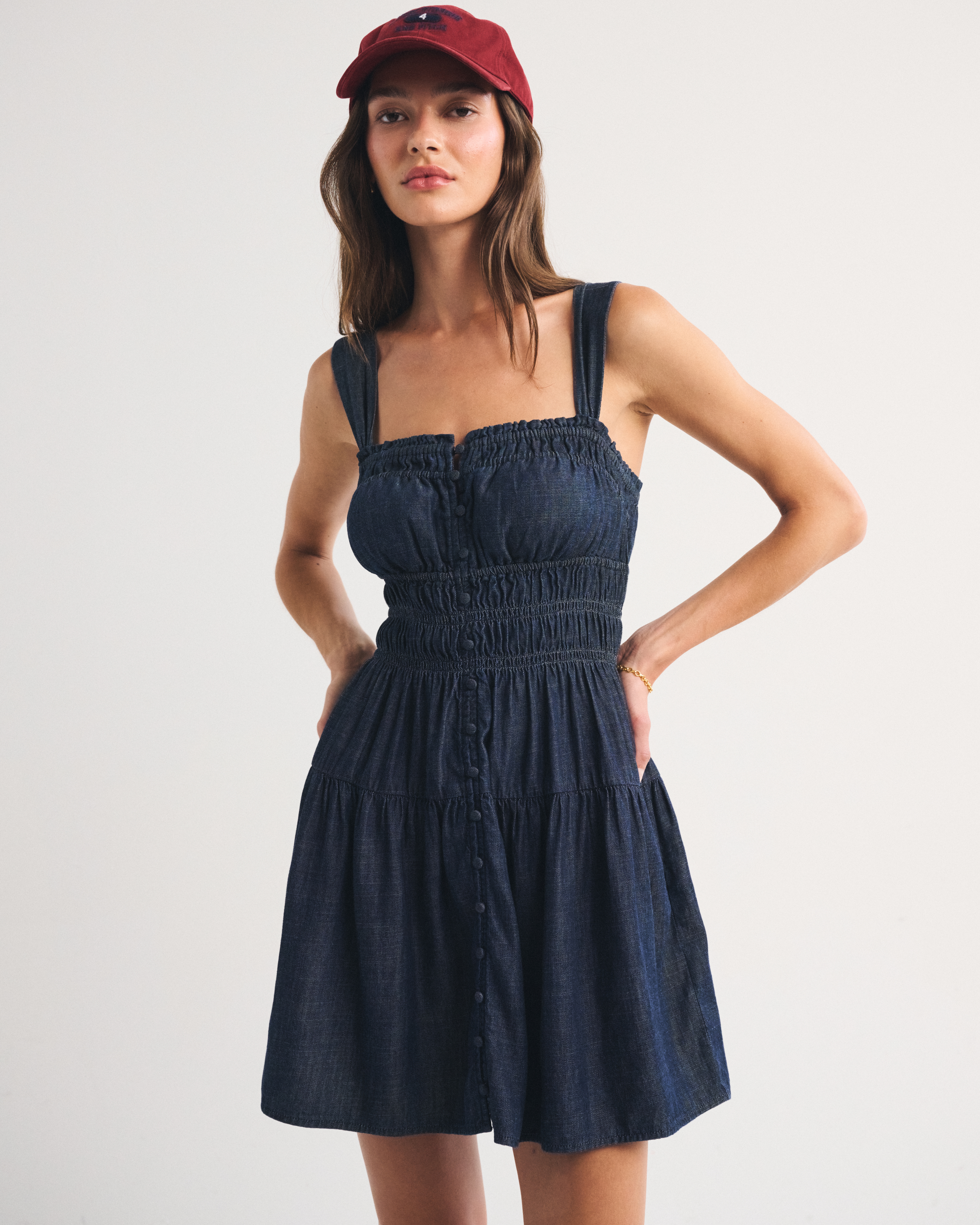 Женские платья Abercrombie & Fitch Chambray Bra-Free Button-Through Smocked Mini Dress — фото 2