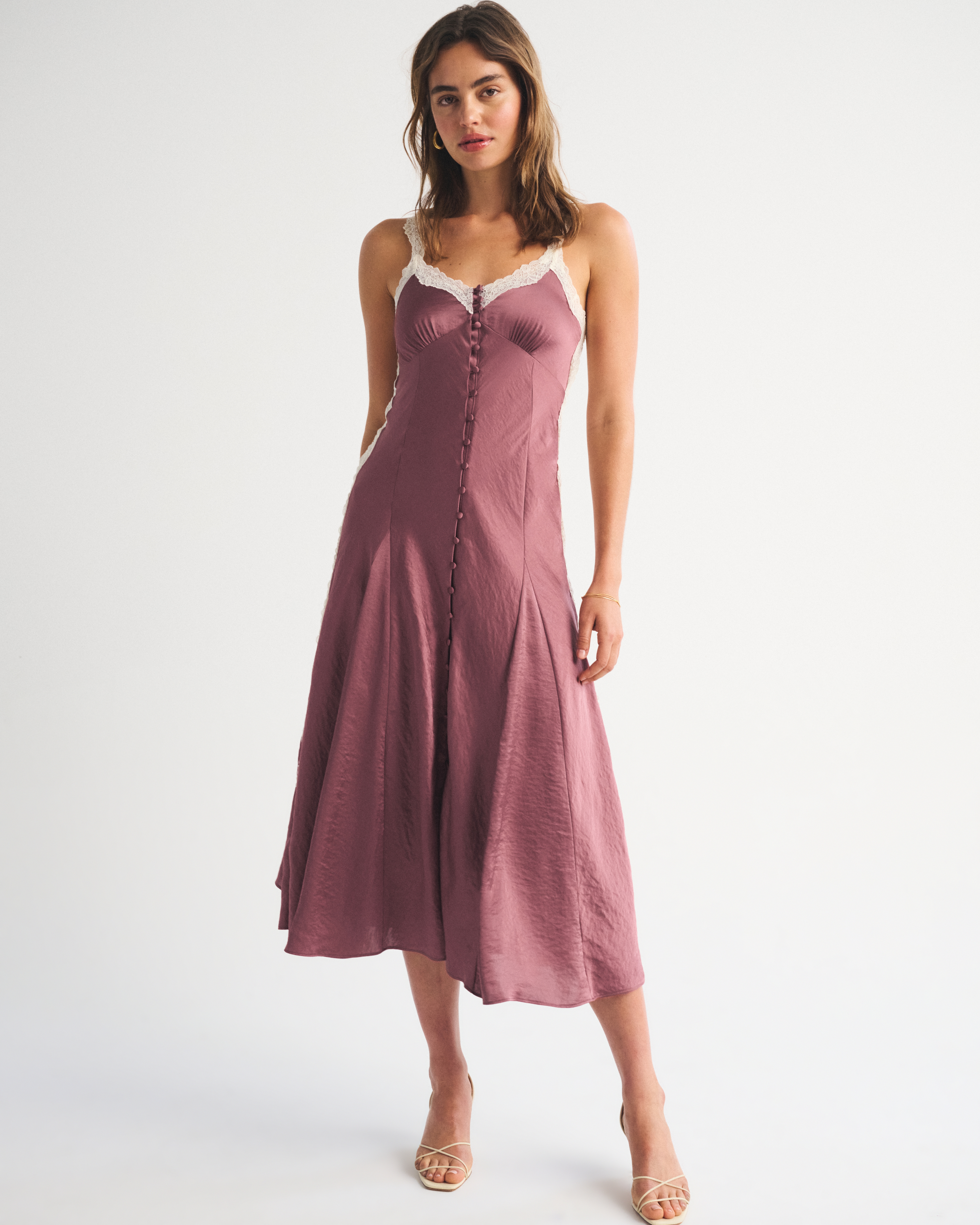 Женские платья Abercrombie & Fitch Bra-Free Lace Button-Through Midi Dress — фото 3