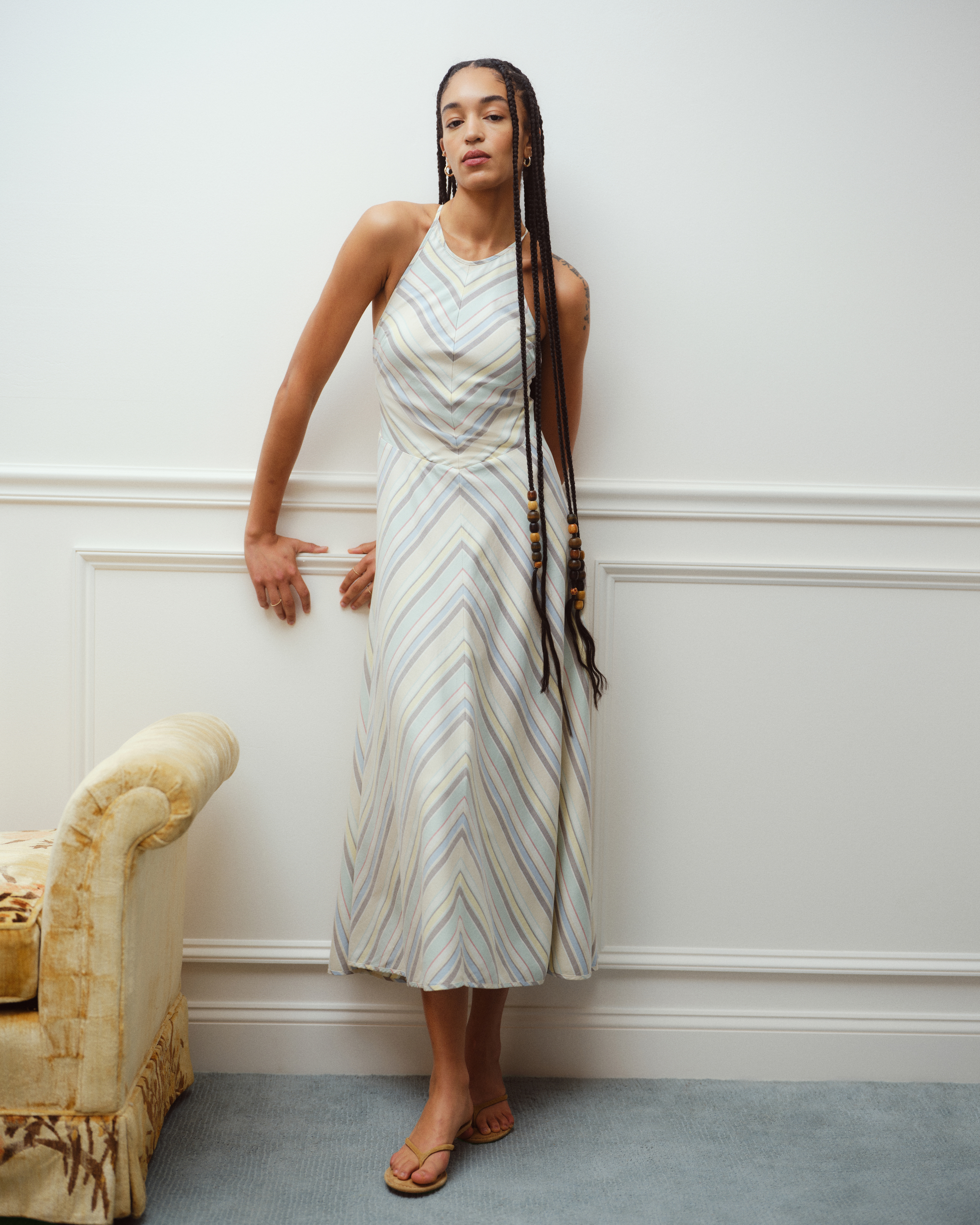Женские платья Abercrombie & Fitch Open-Back Halter Chevron Maxi Dress — фото 2