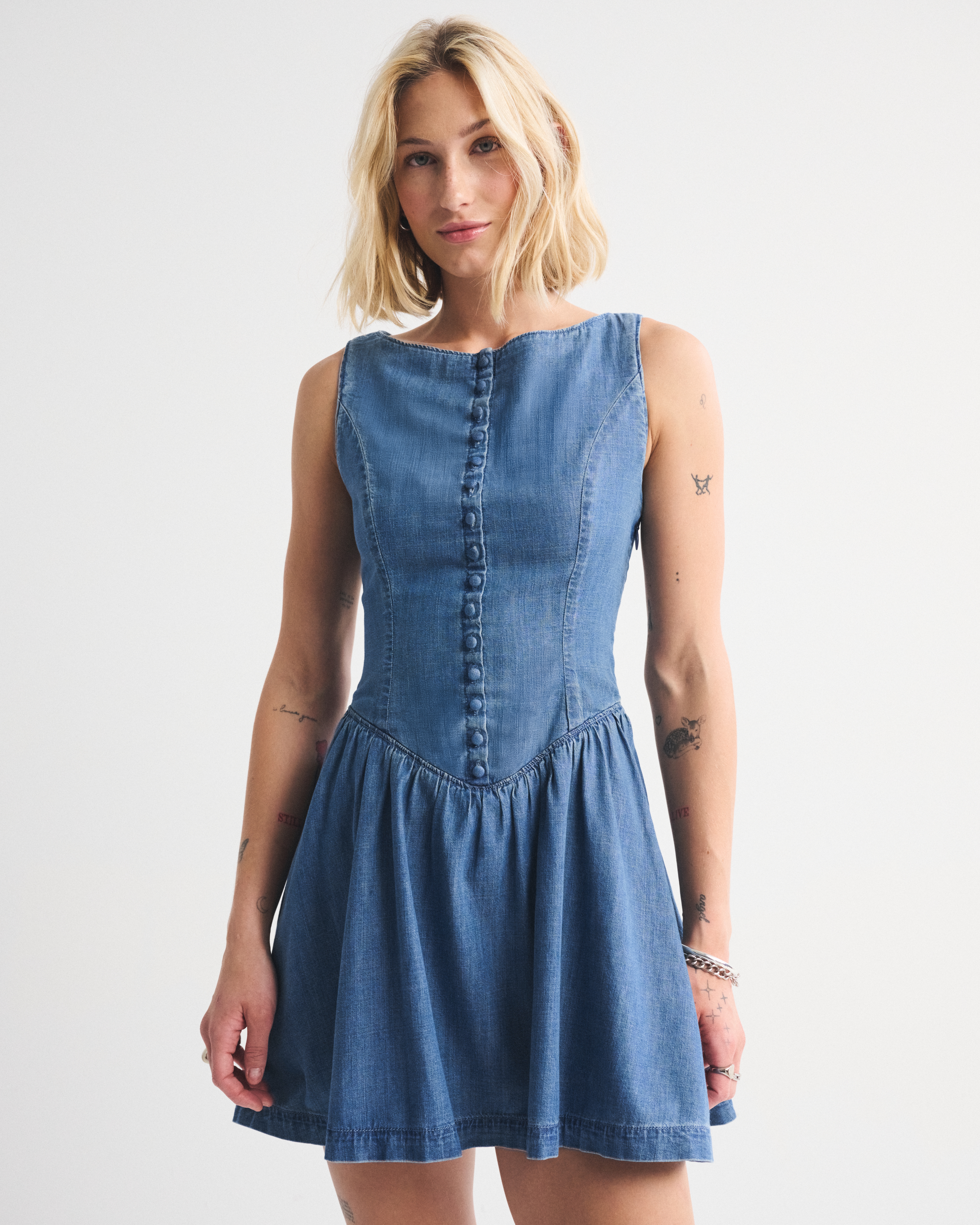 Женские платья Abercrombie & Fitch Denim High-Neck Button-Through Mini Dress — фото 2