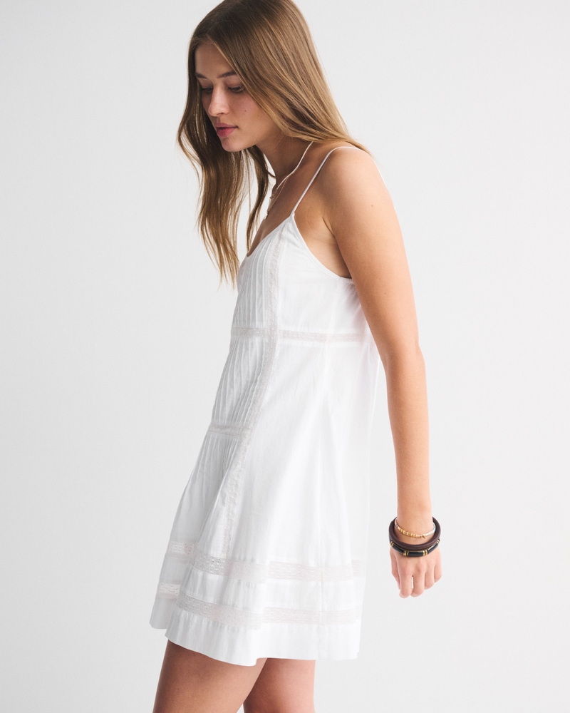Scoopneck Flowy Lace Mini Dress