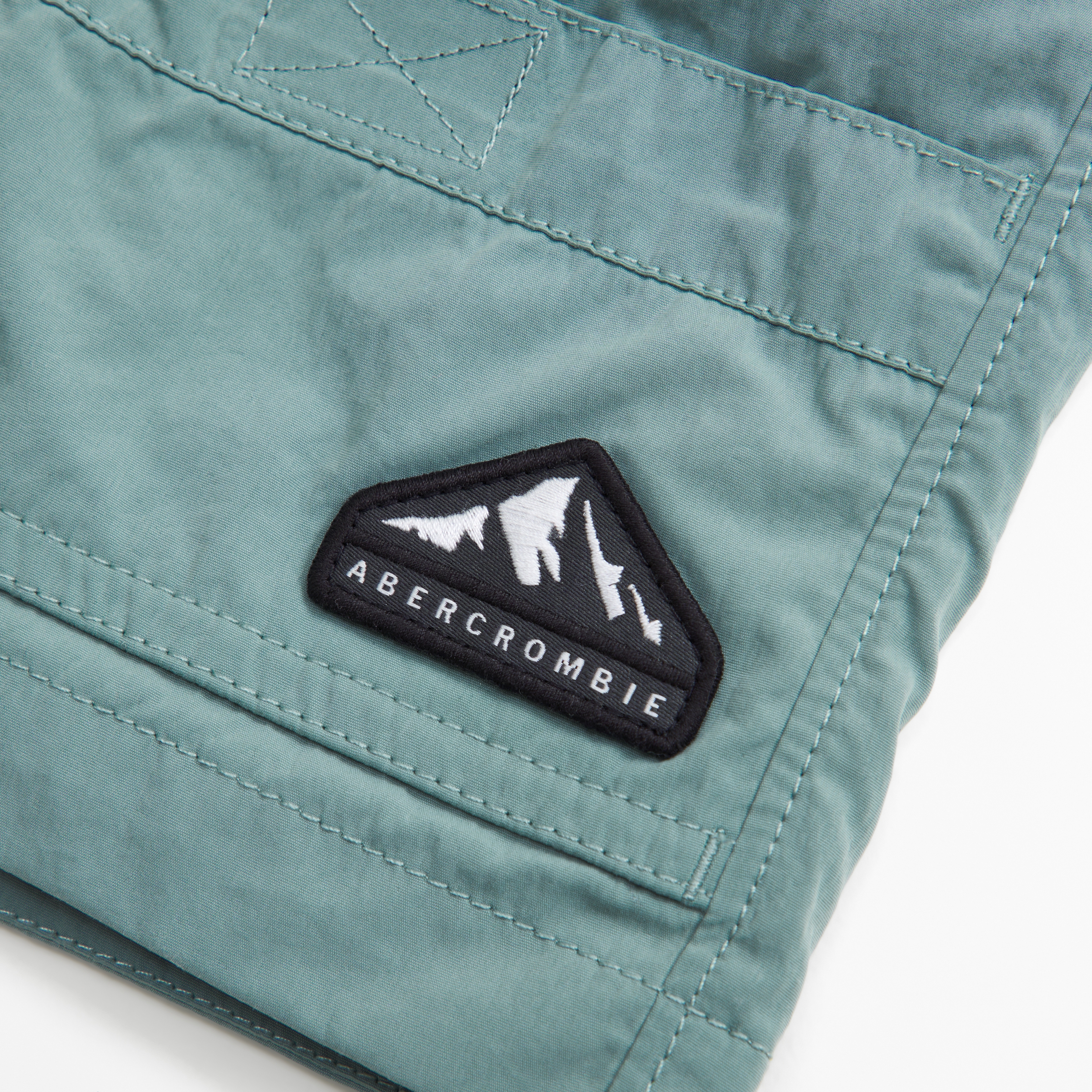 utility logo pull on shorts