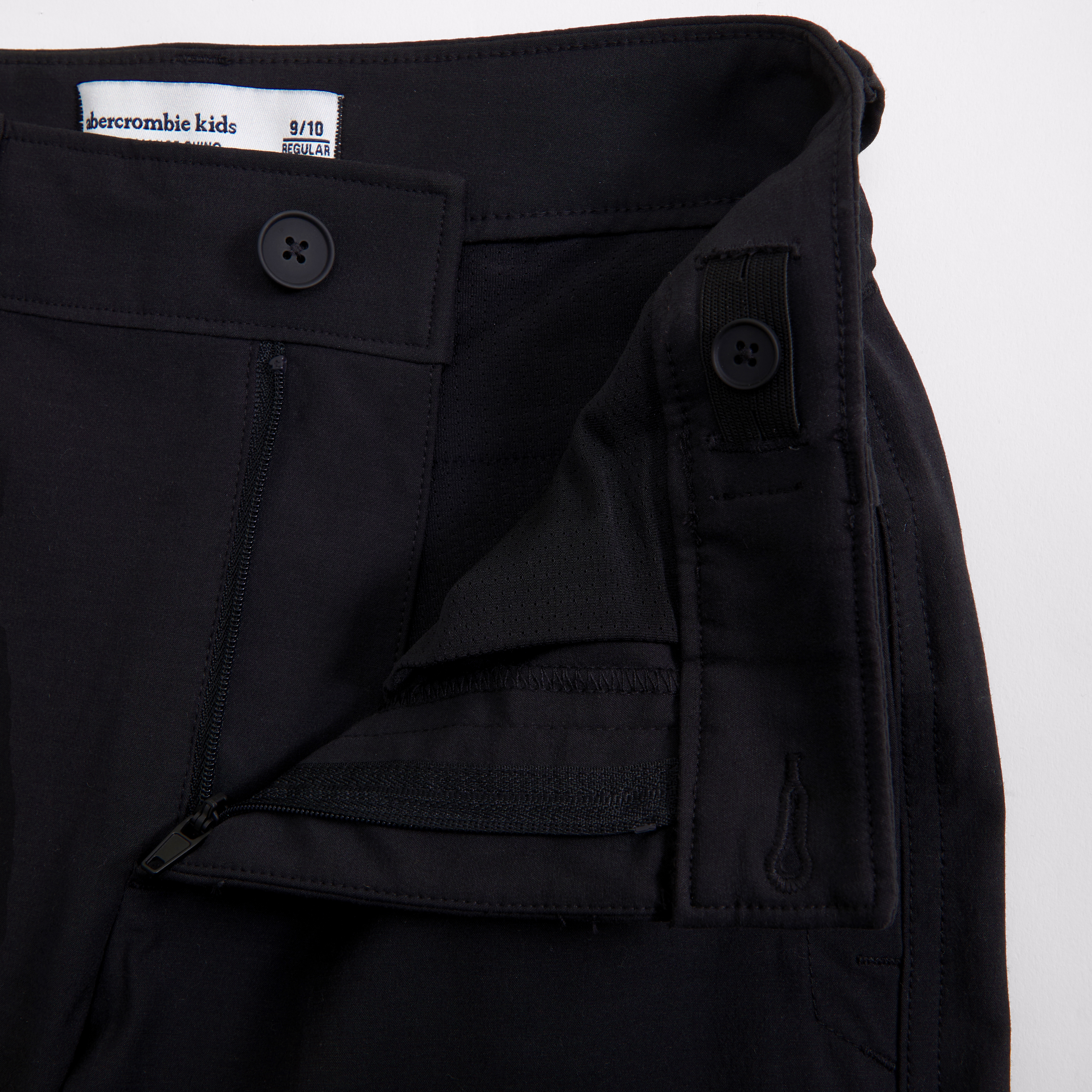 Abercrombie & Fitch Performance Chinos In Black