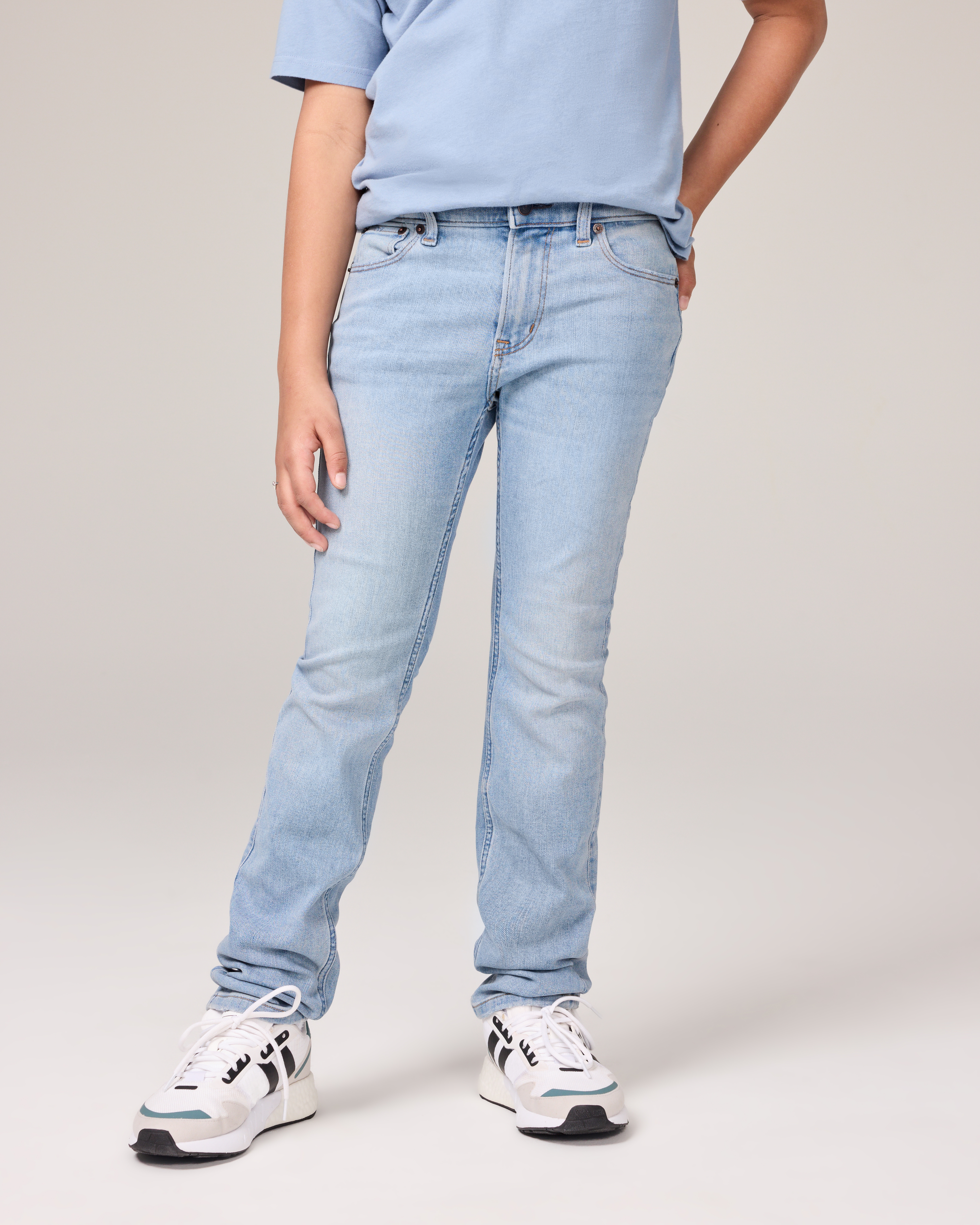 Light blue best sale jeans boys