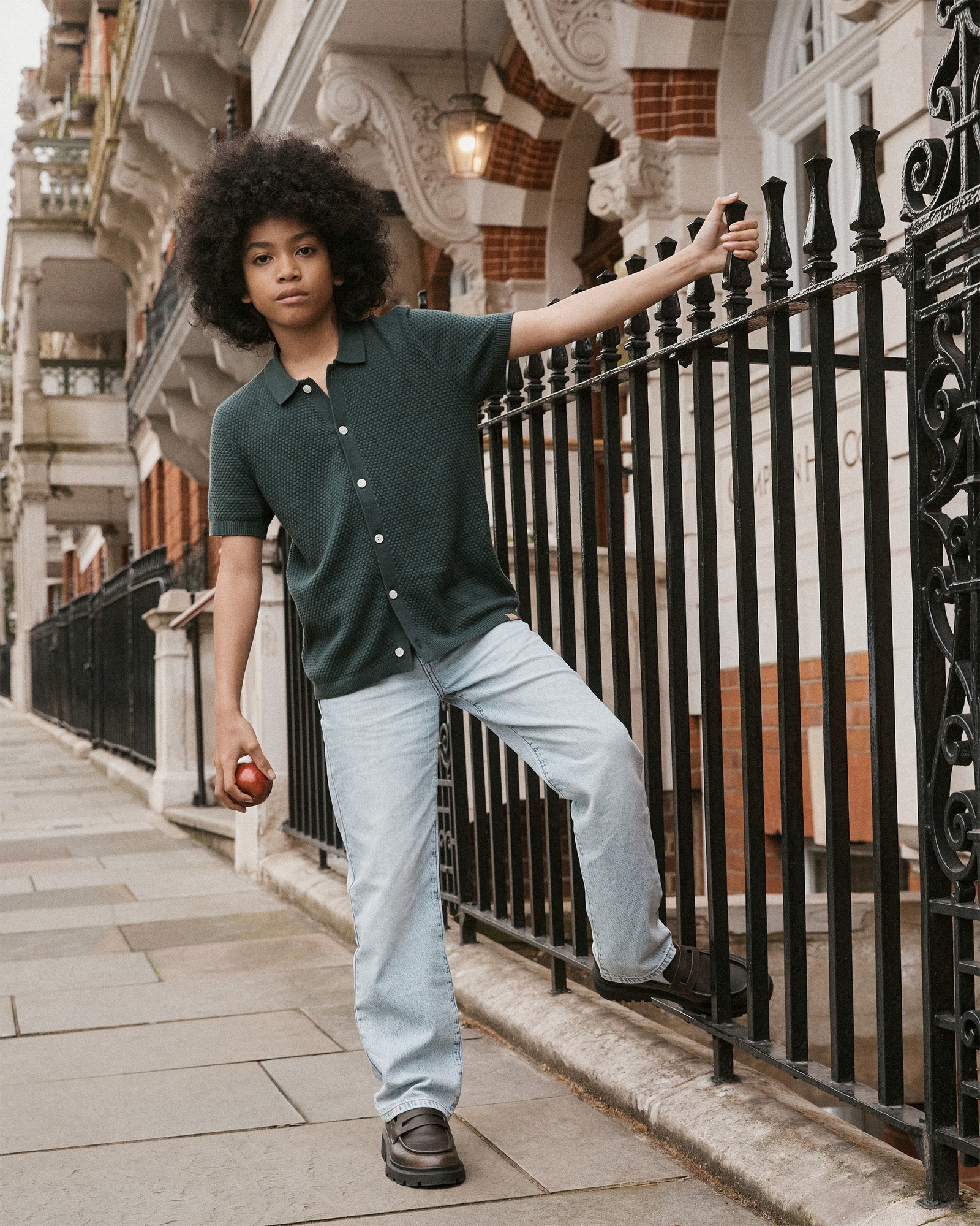 lightweight baggy jeans