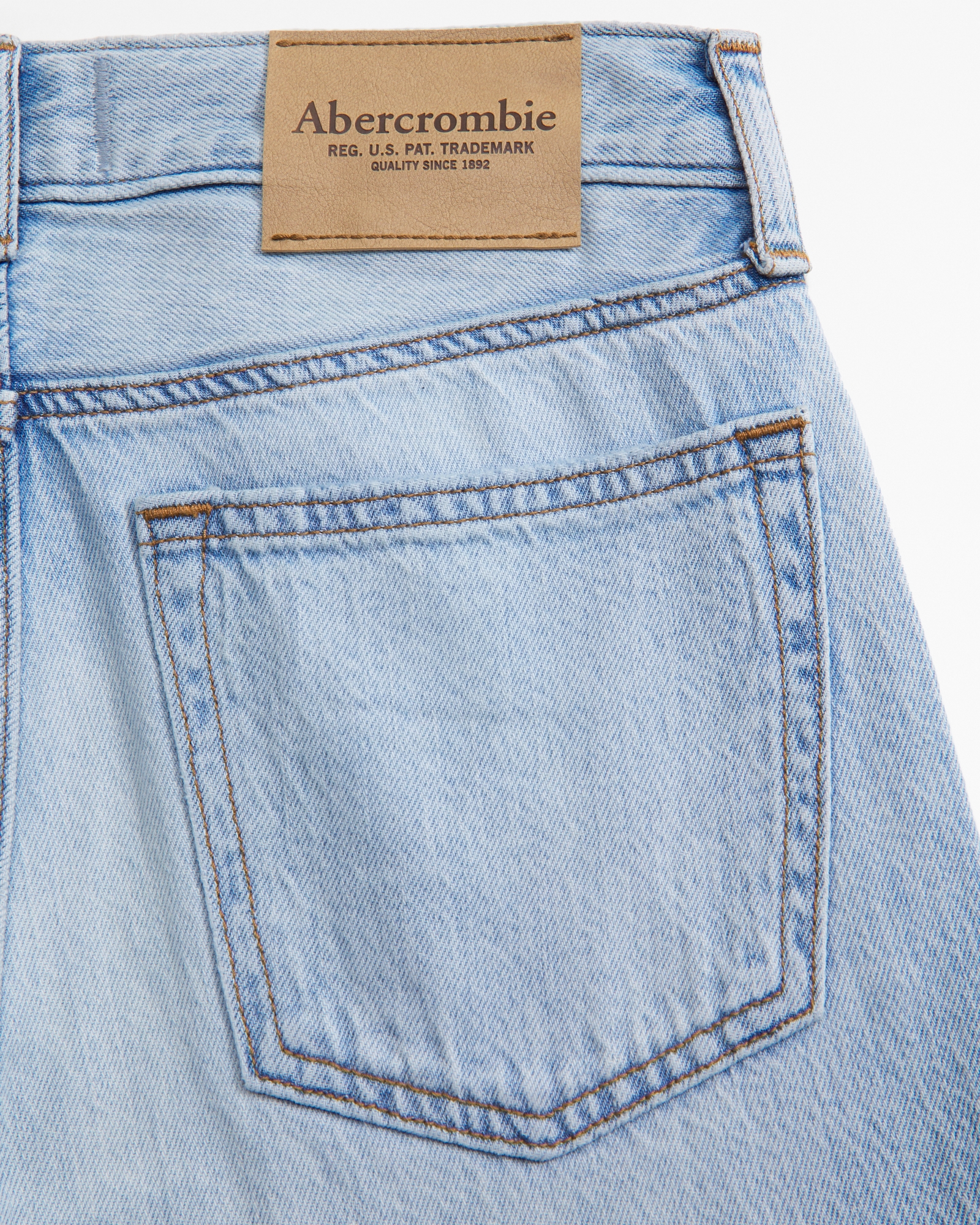 lightweight baggy jeans