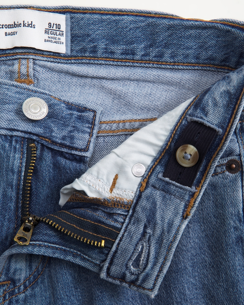 lightweight baggy jeans