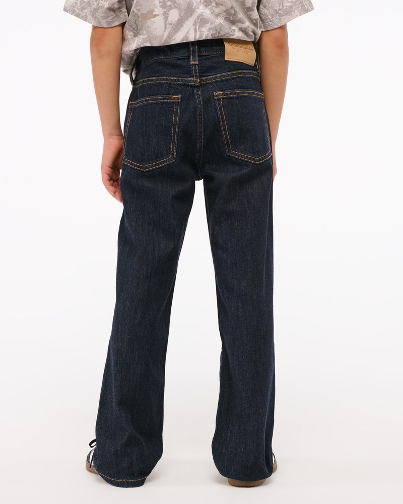 loose jeans