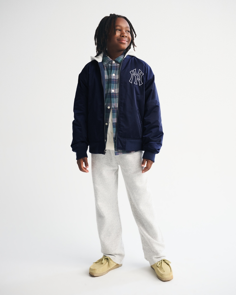 new york yankees hooded bomber jacket