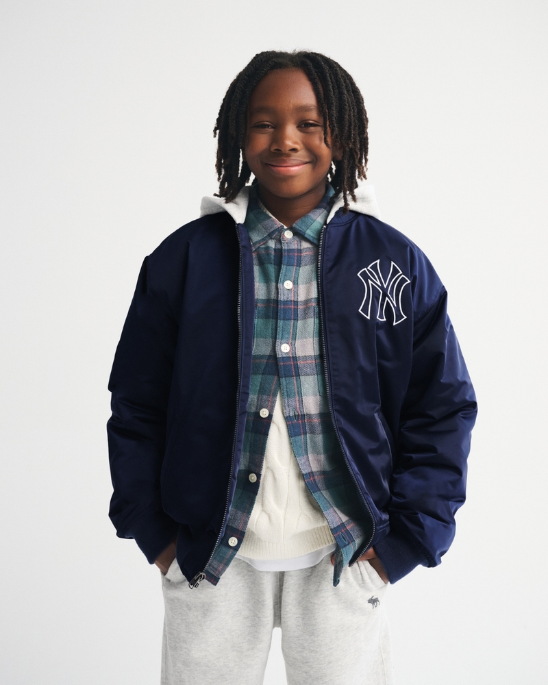 new york yankees hooded bomber jacket
