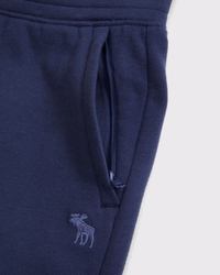 essential icon zip pocket sweatpant