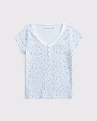 Henley con ribetes de encaje