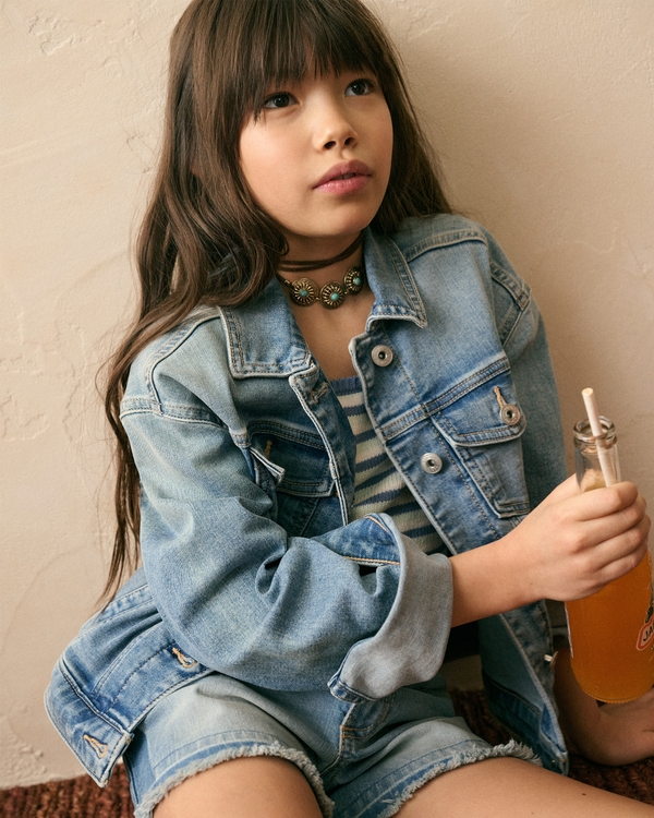 denim jacket, Medium Denim Wash view 1