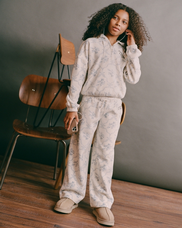 low rise baggy sweatpants, Cream Pattern view 1