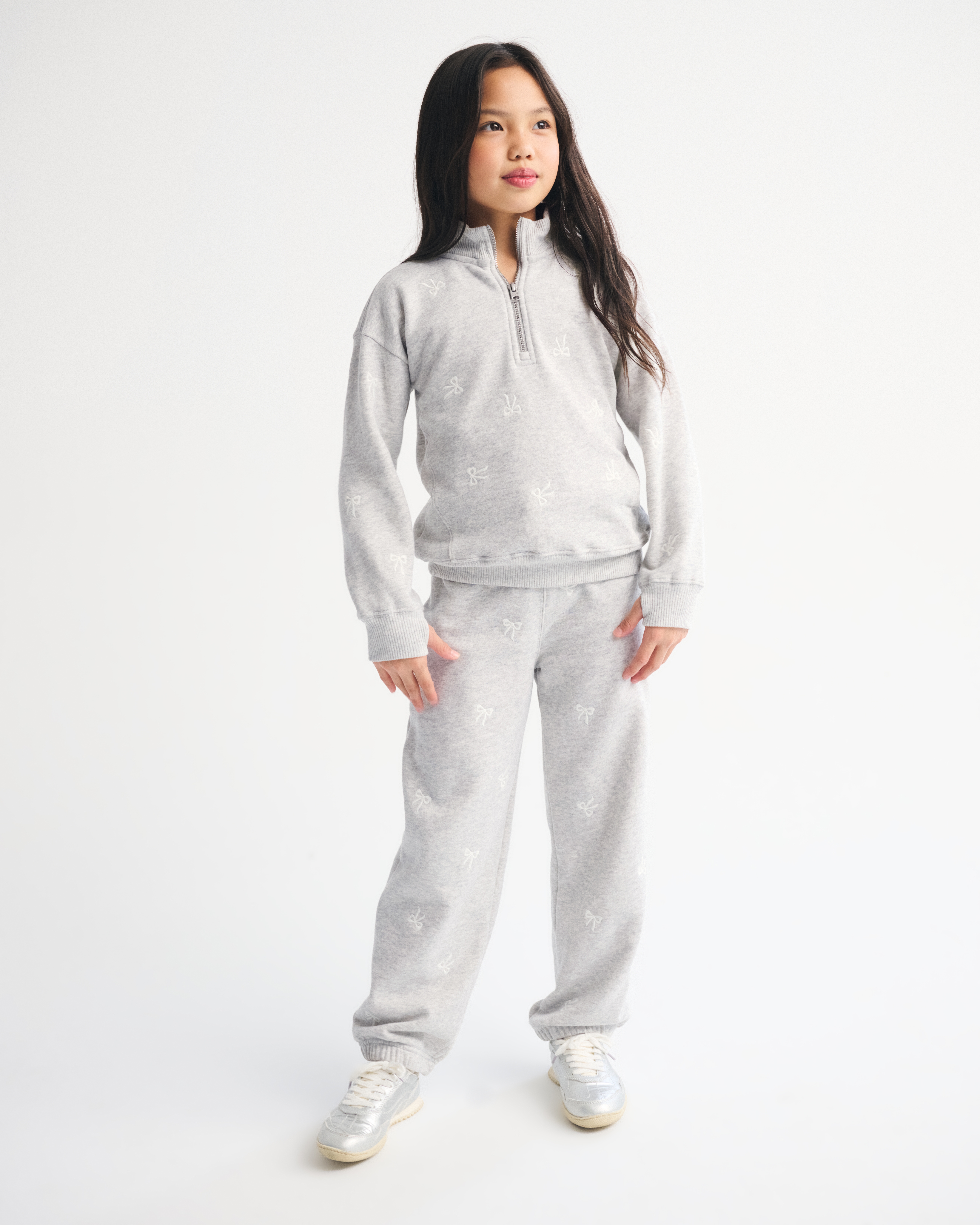 Abercrombie & Fitch Kids' Embroidered Bow Fleece Sweatpants In Gray