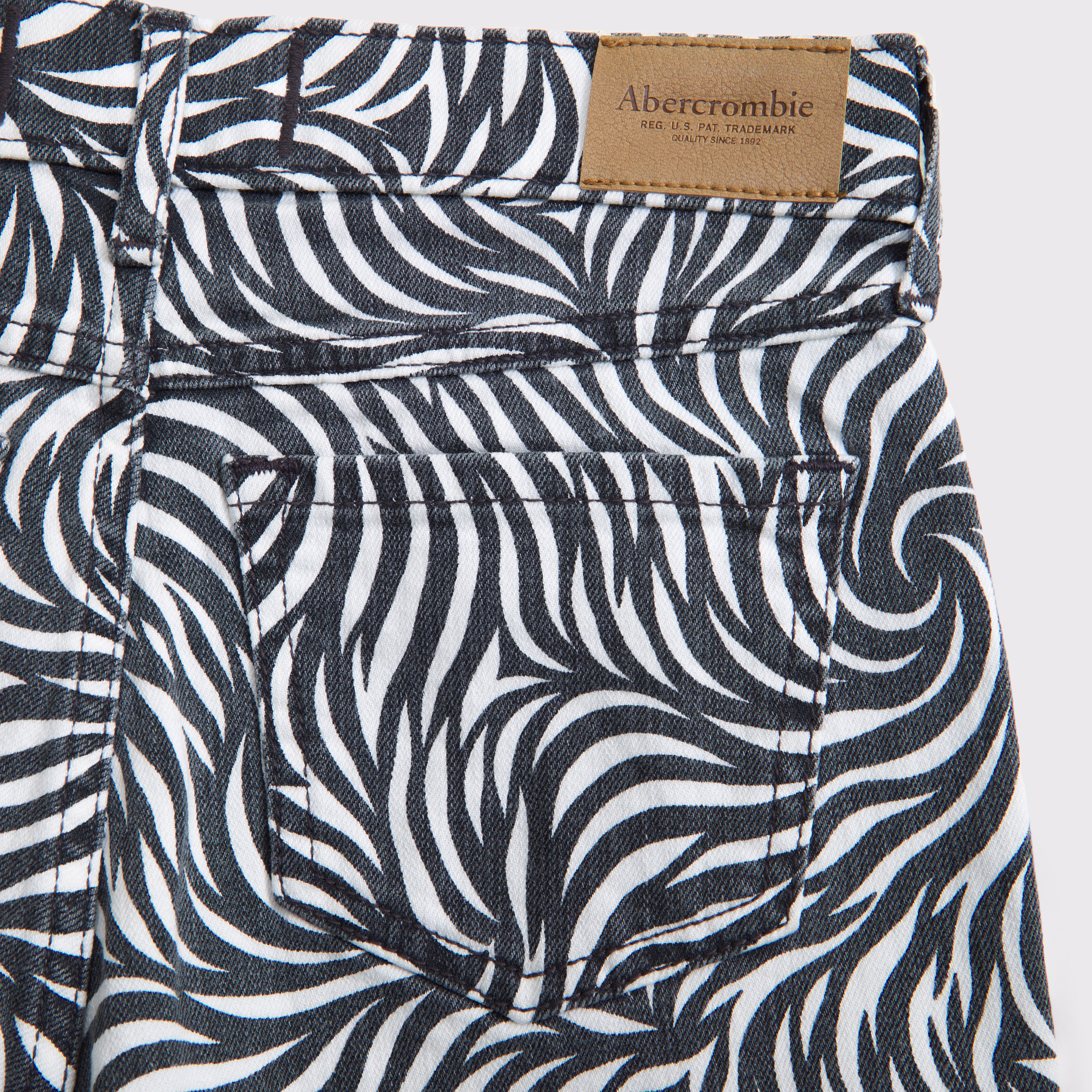 Abercrombie & Fitch High Rise Relaxed Shorts In White