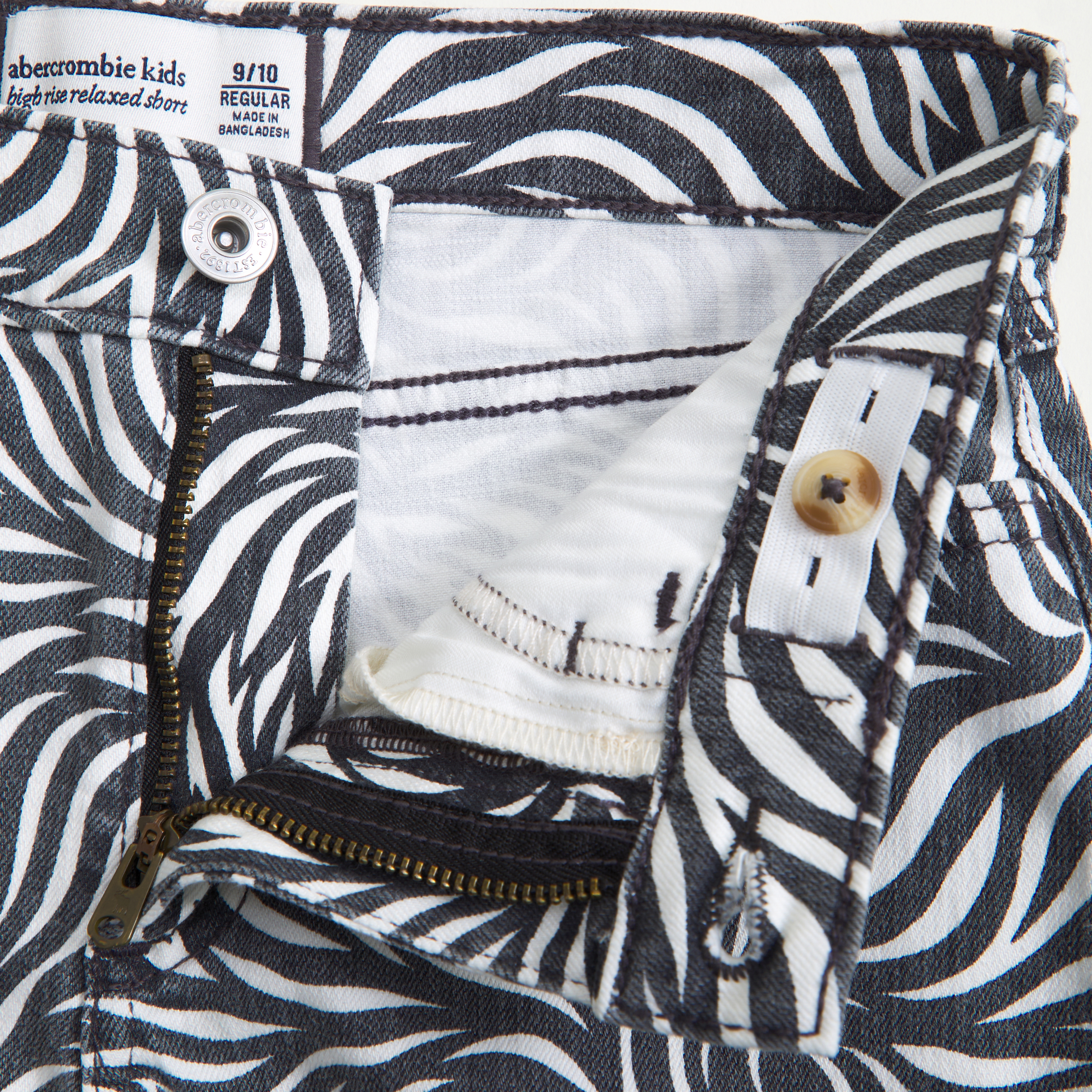 Abercrombie & Fitch High Rise Relaxed Shorts In White