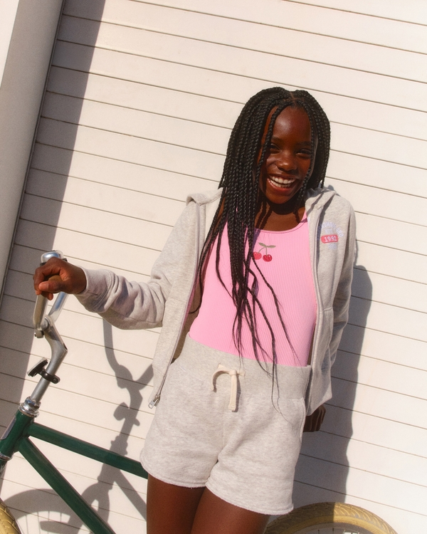 low rise graphic fleece shorts, Light Gray view 1