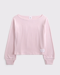 Sudadera corta de CUADROS EN RELIEVE con hombros descubiertos.