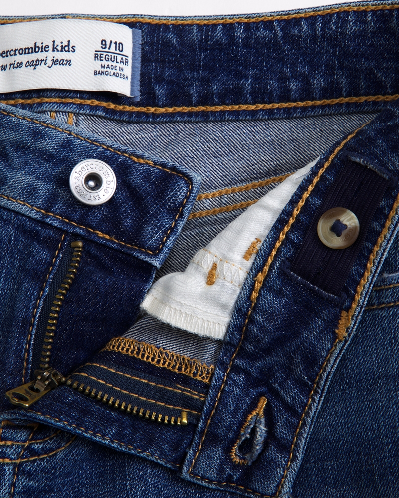slim low rise capri jeans