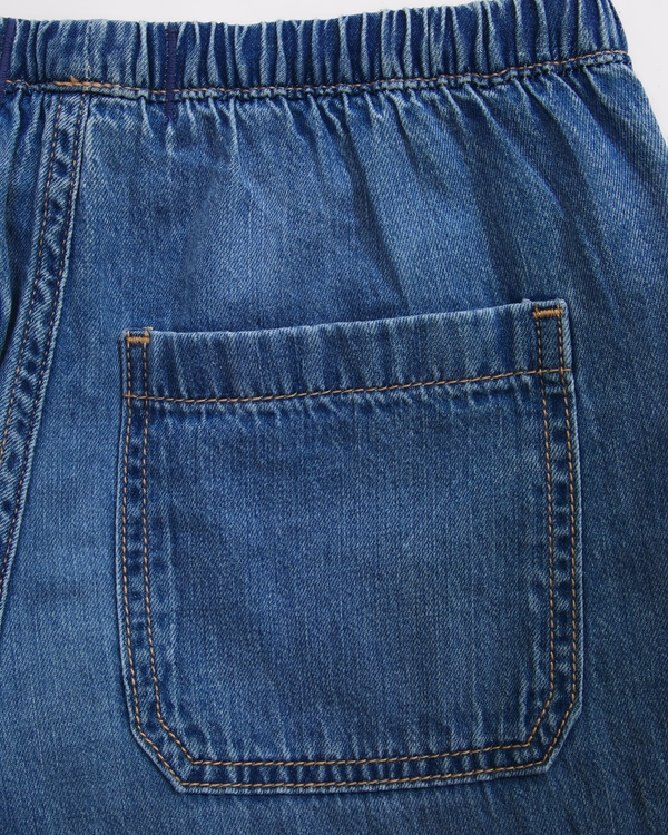 high rise ultra wide leg pull-on jeans, Medium Wash view 2