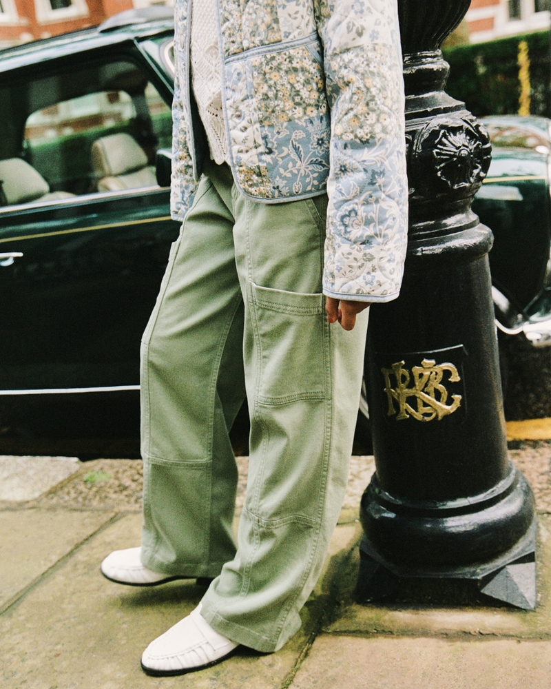 low rise baggy cargo pants