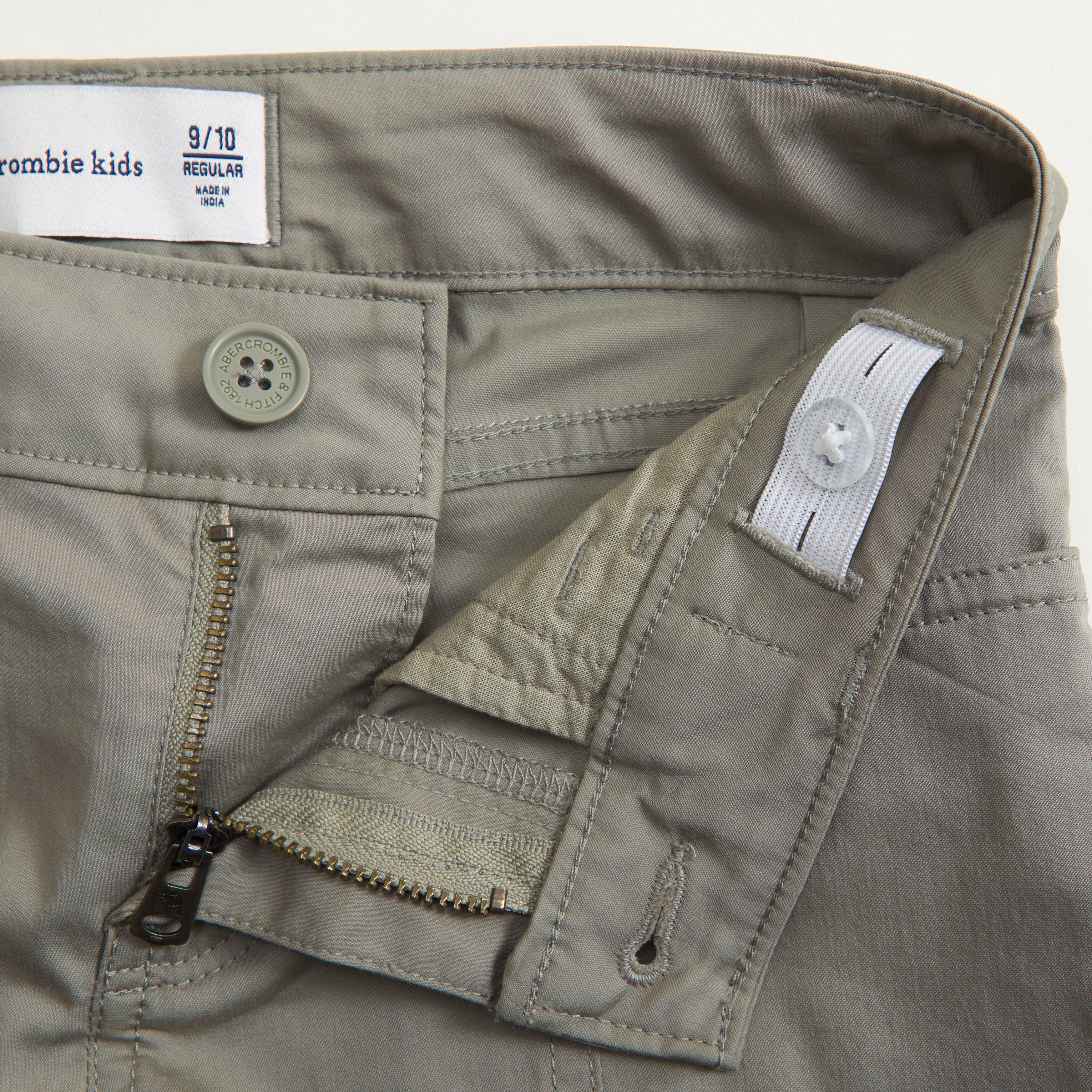 Abercrombie & Fitch Low Rise Bootcut Cargo Pants In Gray