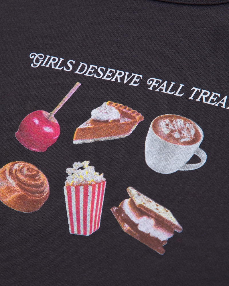 long-sleeve side ruched snack graphic tee