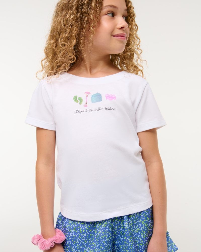twist-back graphic tee