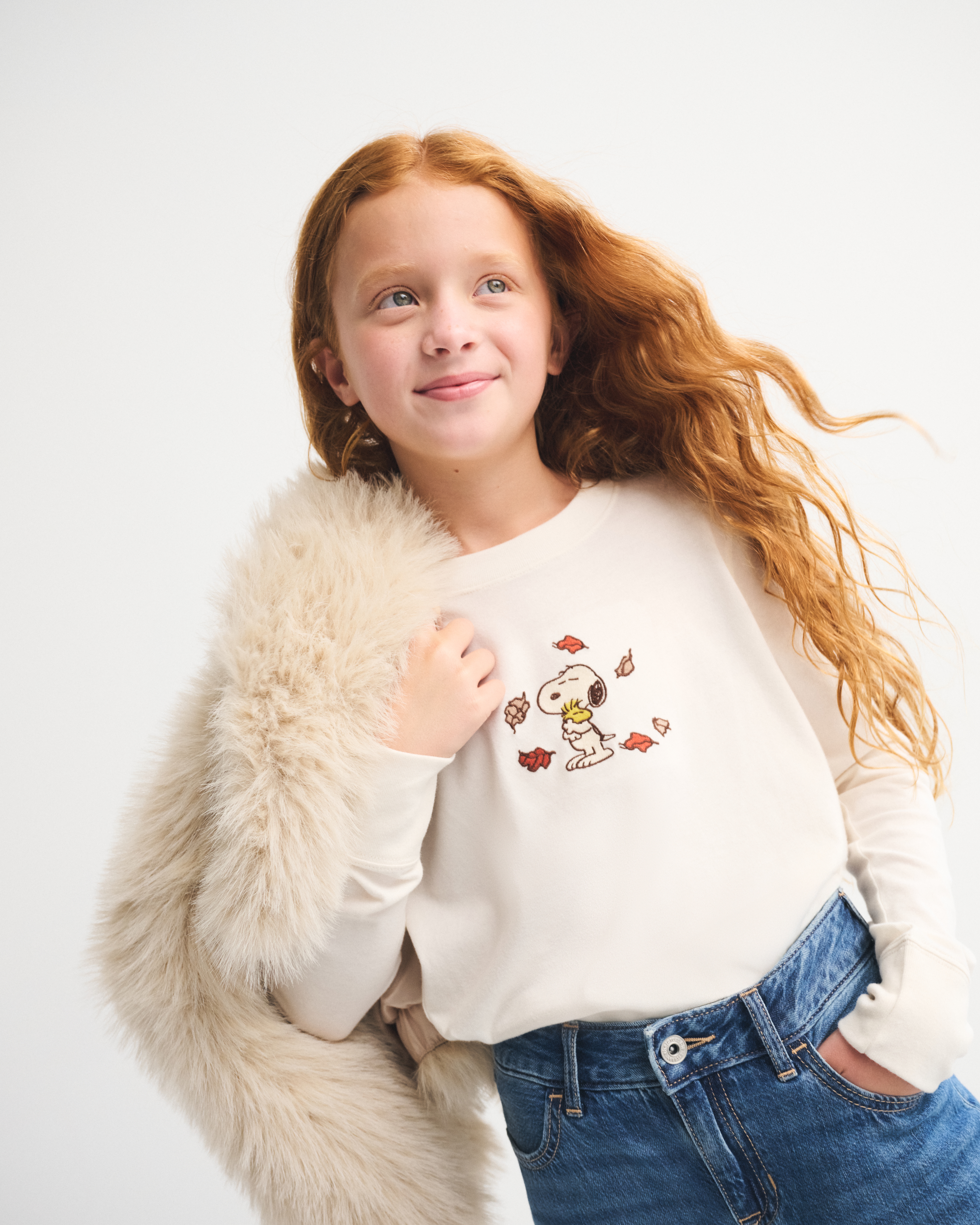 Abercrombie & Fitch Kids' Oversized Long-sleeve Snoopy Graphic Tee In White