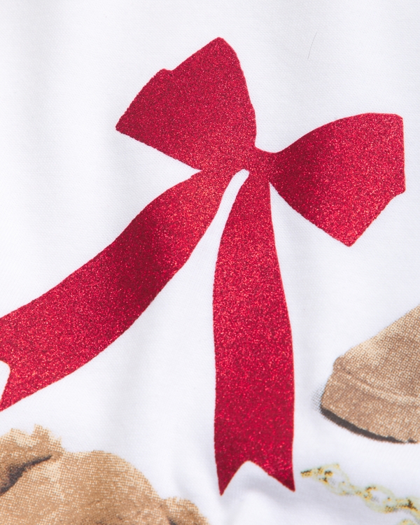 oversized graphic logo tee