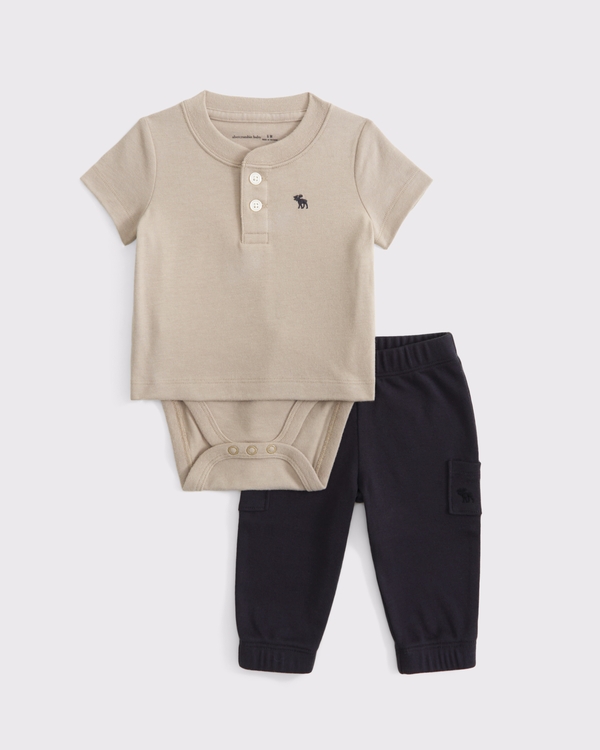 baby henley bodysuit & cargo sweatpants set, Light Brown And Dark Gray view 1