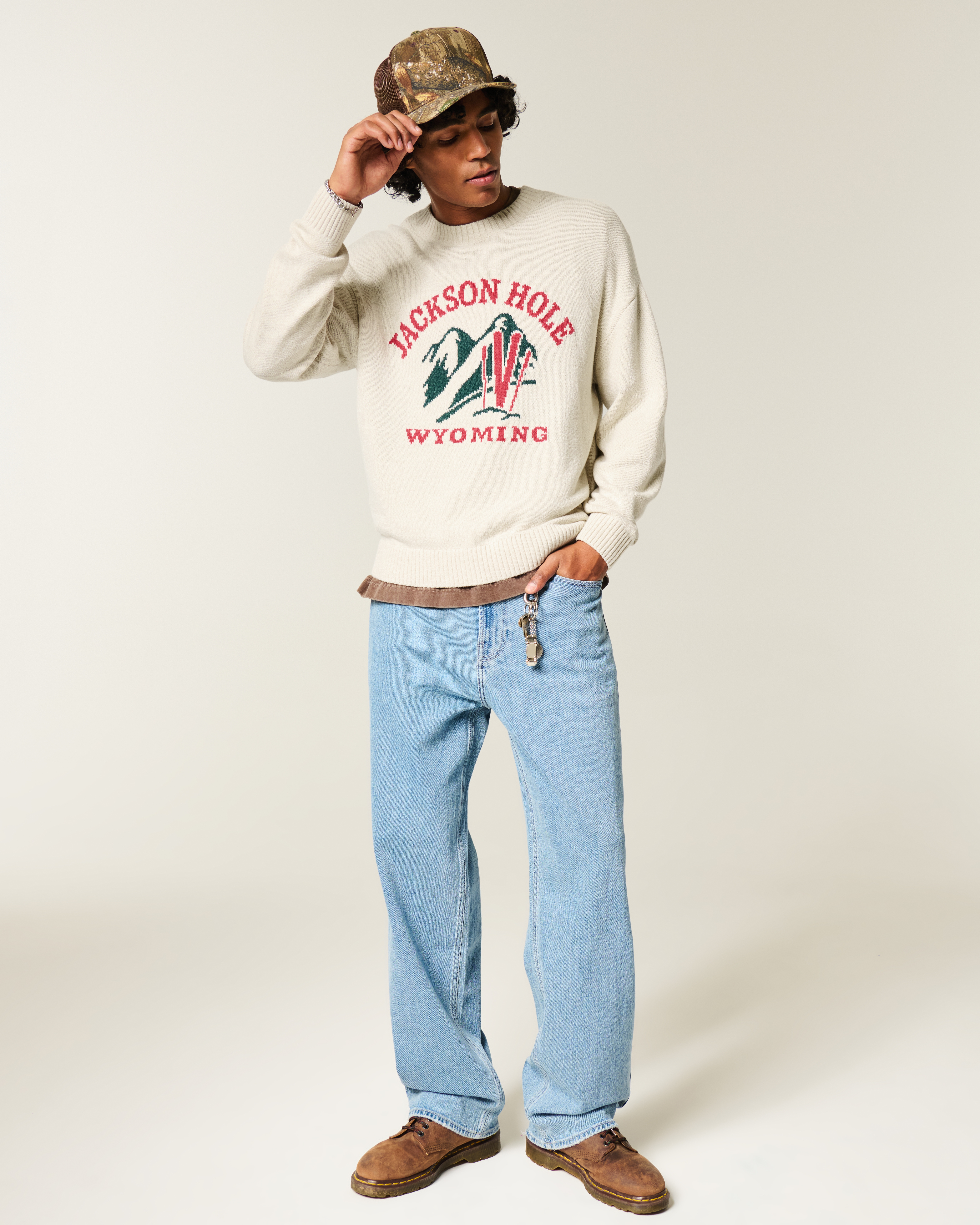 Мужские свитеры Hollister Boxy Chamonix France Graphic Crew Sweater — фото 3
