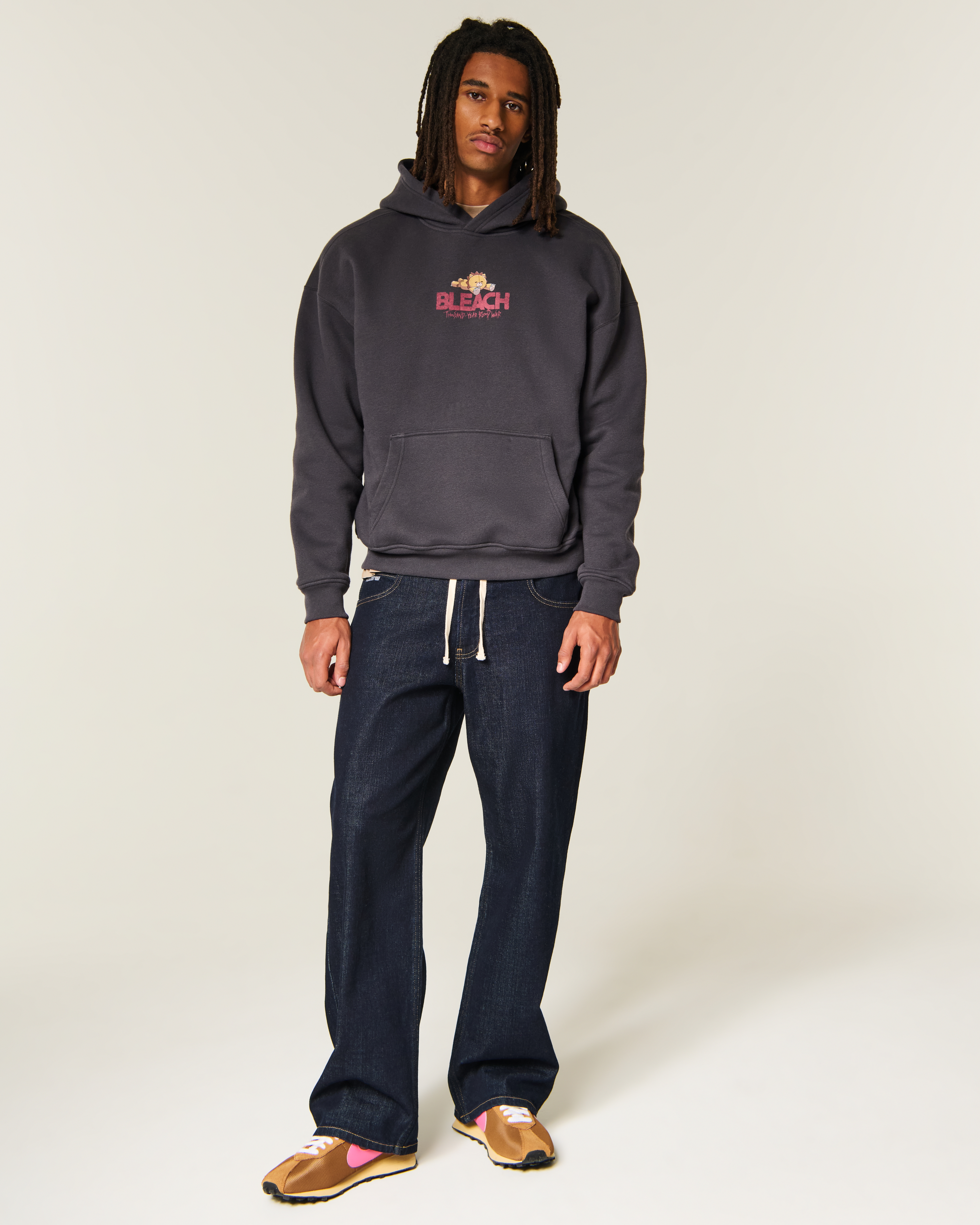Мужское худи Hollister Bleach Graphic, цвет: Угольный — фото 3