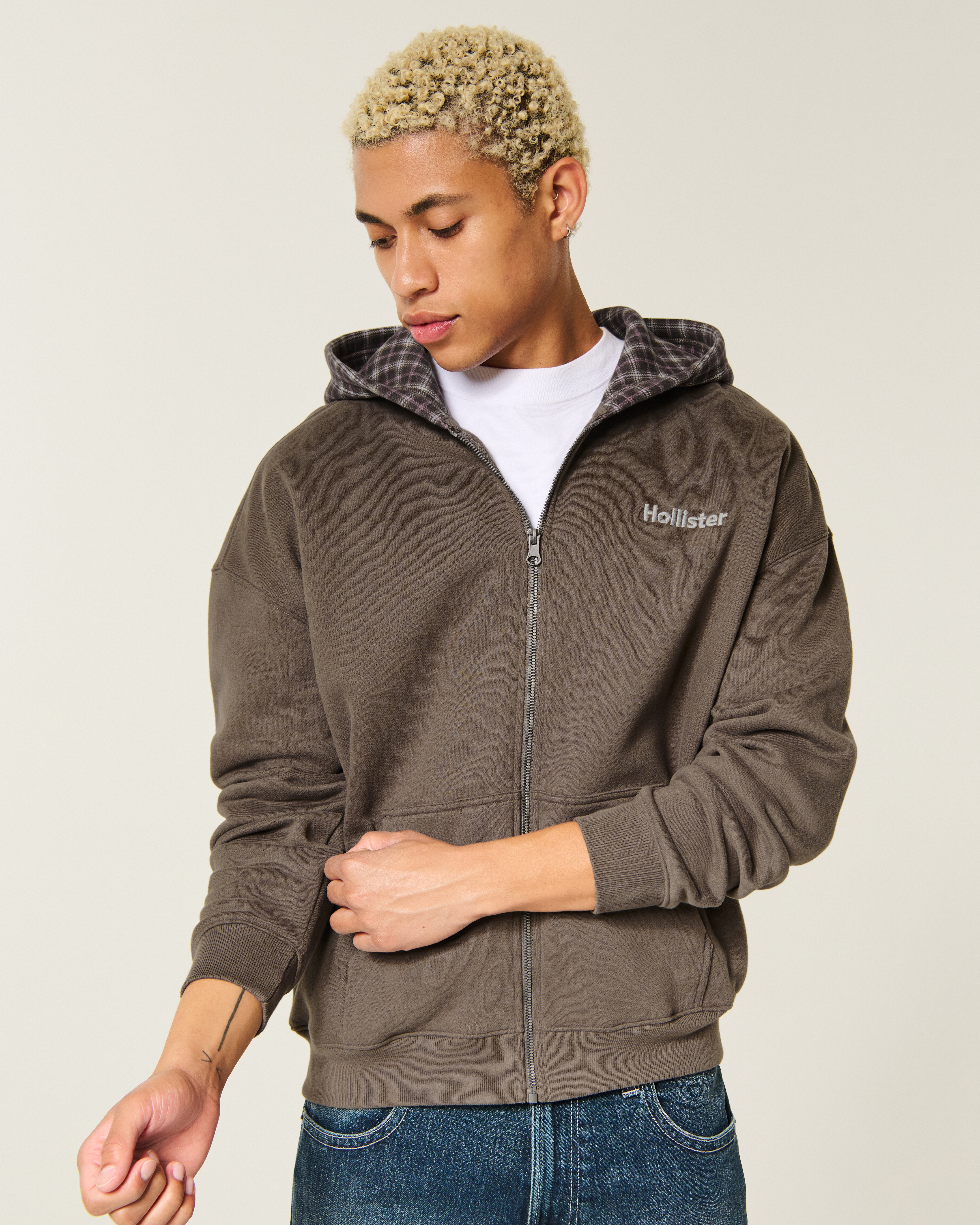 Мужское худи Hollister Boxy Plaid Hood Zip-Up, цвет: Коричневый — фото 2