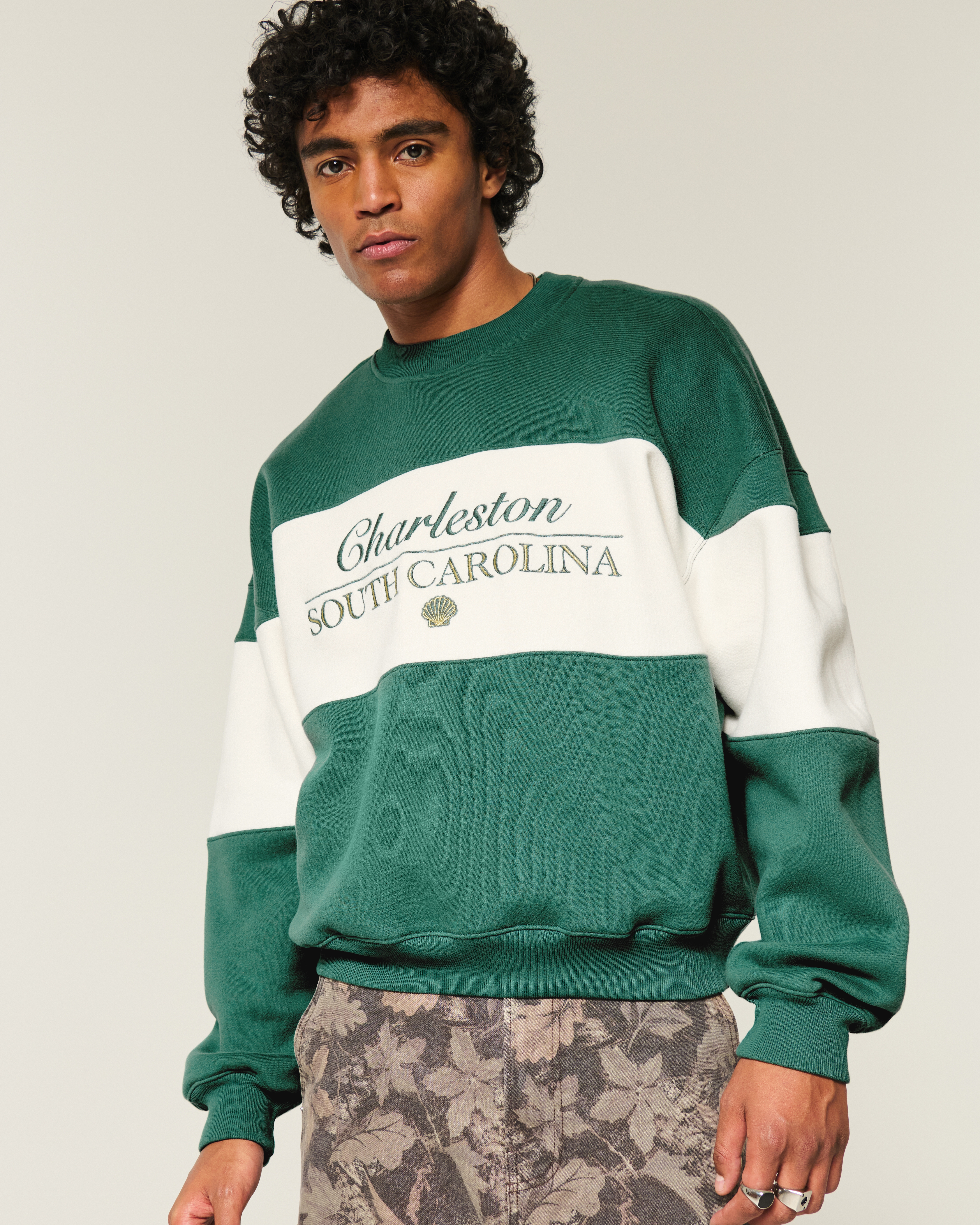 Мужские худи Hollister Baggy Cinch Charleston Graphic Crew Sweatshirt — фото 2