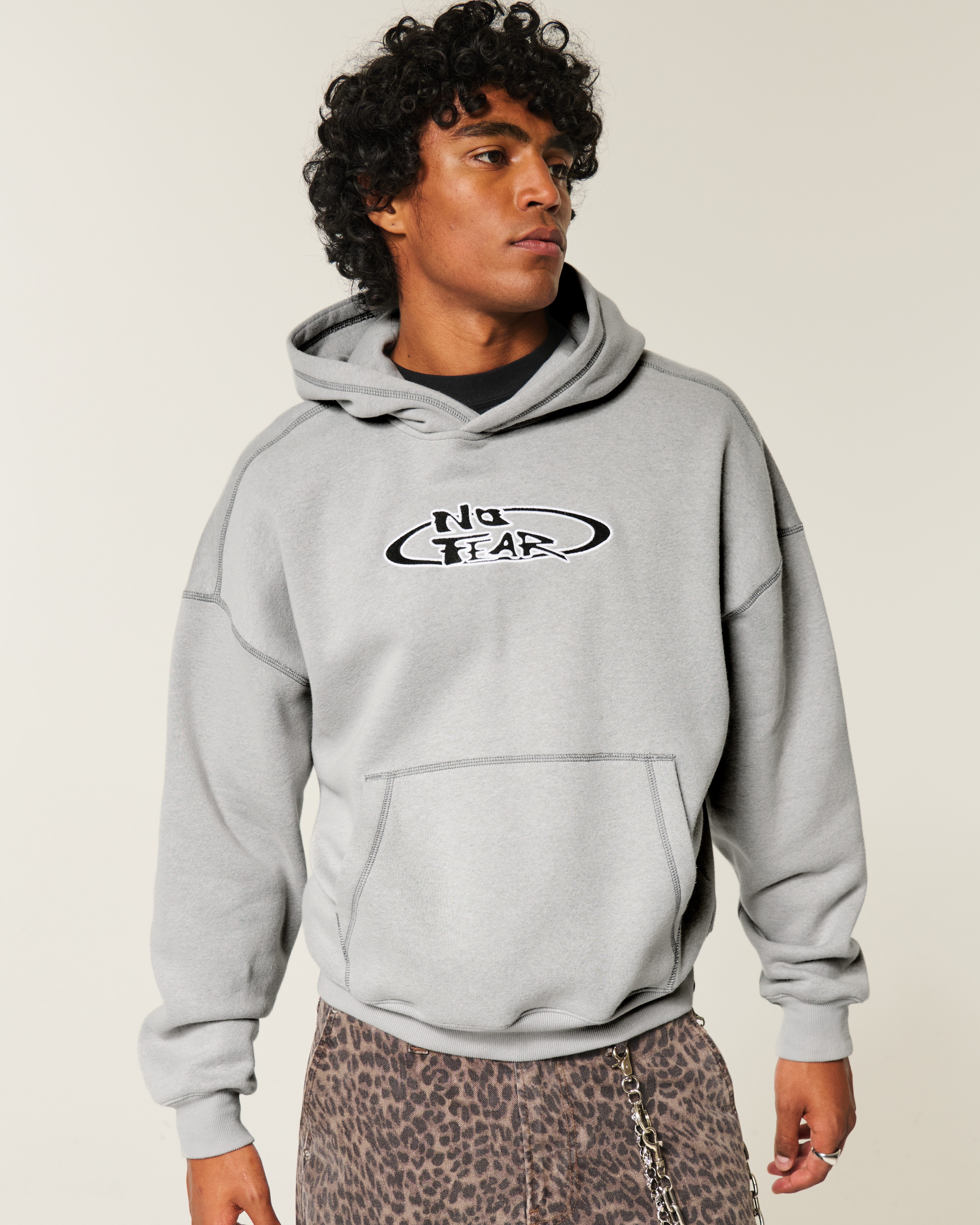 Мужские худи Hollister Boxy No Fear Graphic — фото 2