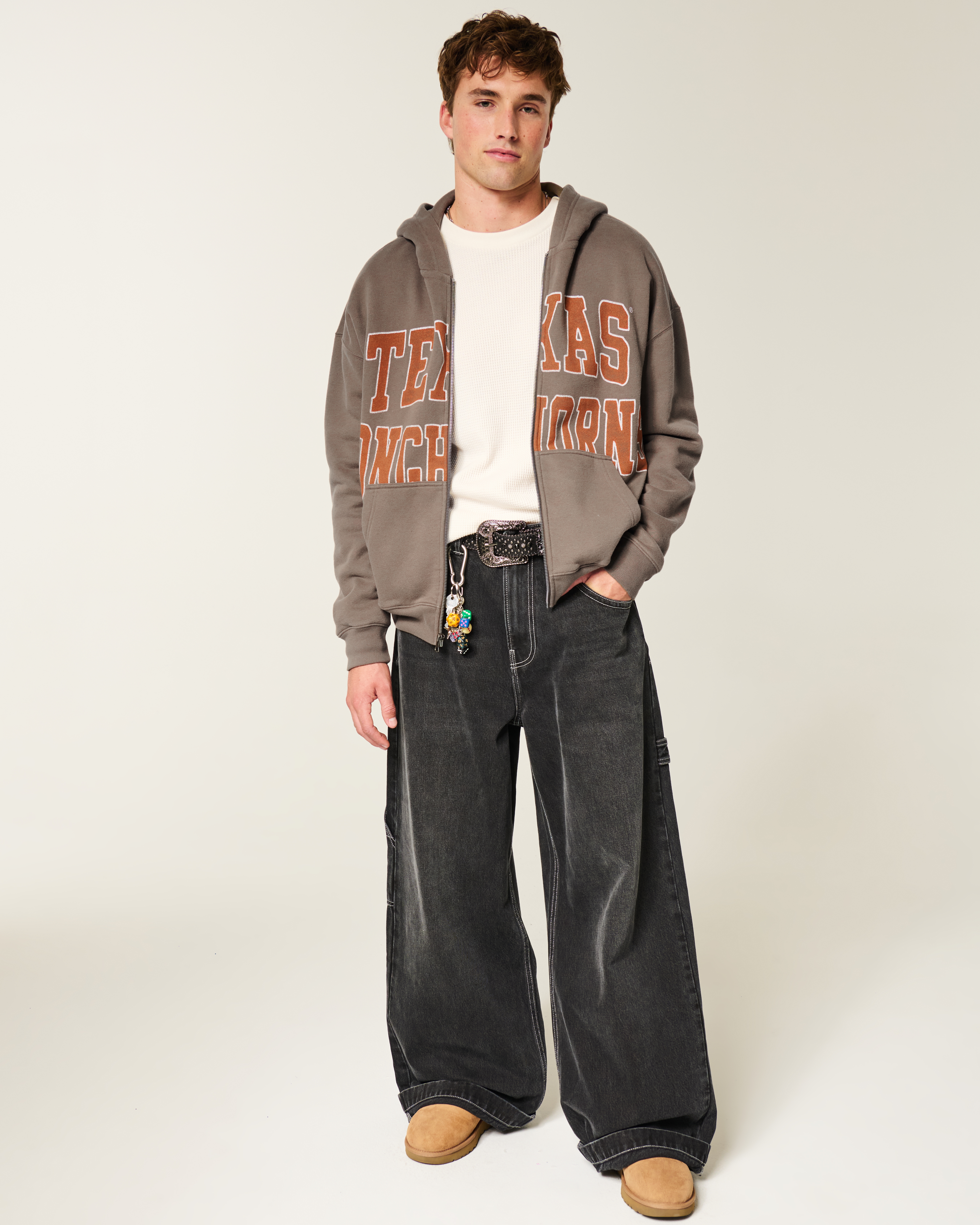 Мужское худи Hollister Boxy Zip-Up University of Cincinnati Bearcats Graphic, цвет: Коричневый — фото 3