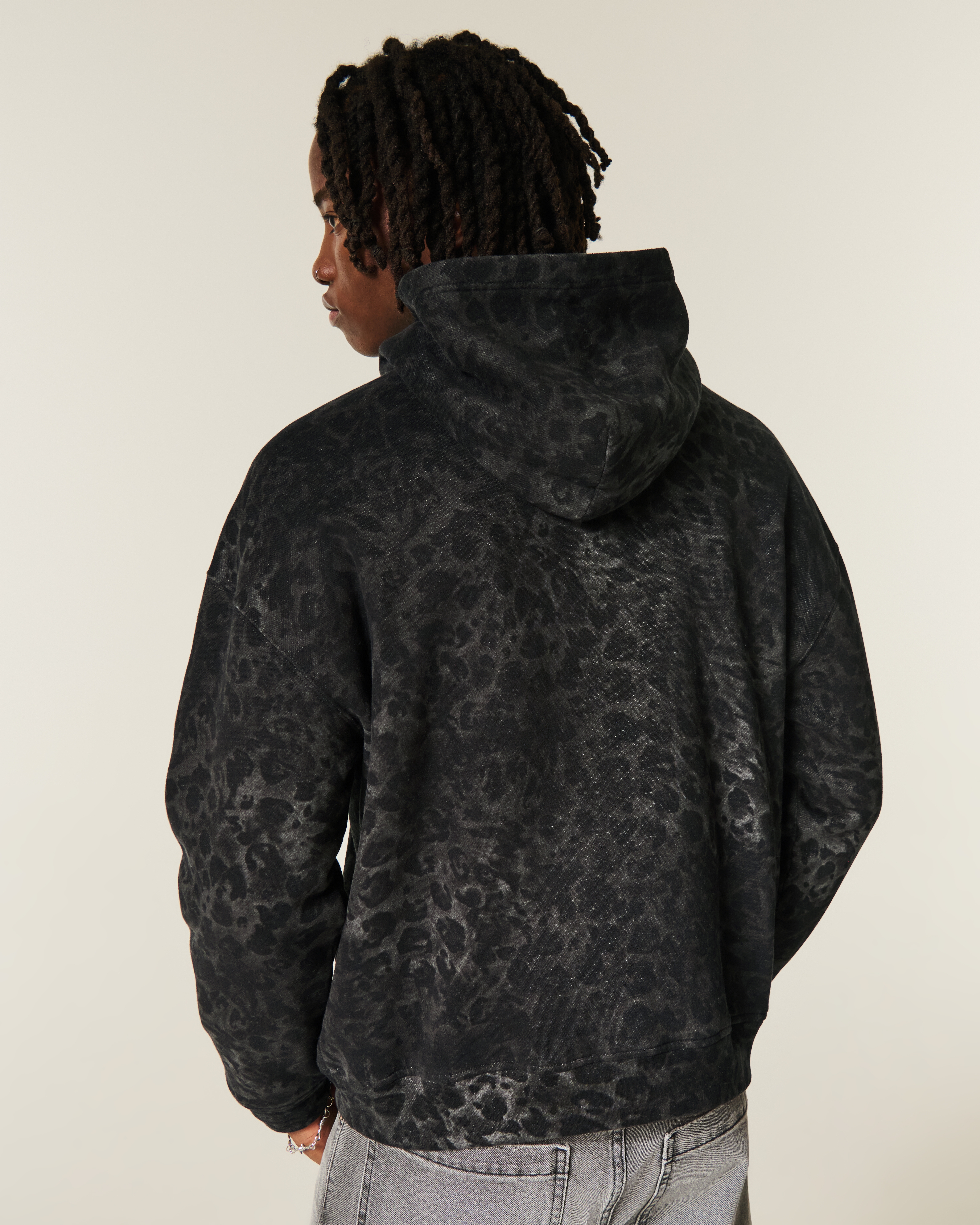 Мужские худи Hollister Boxy Leopard Print Dodge Hellcat Graphic — фото 3