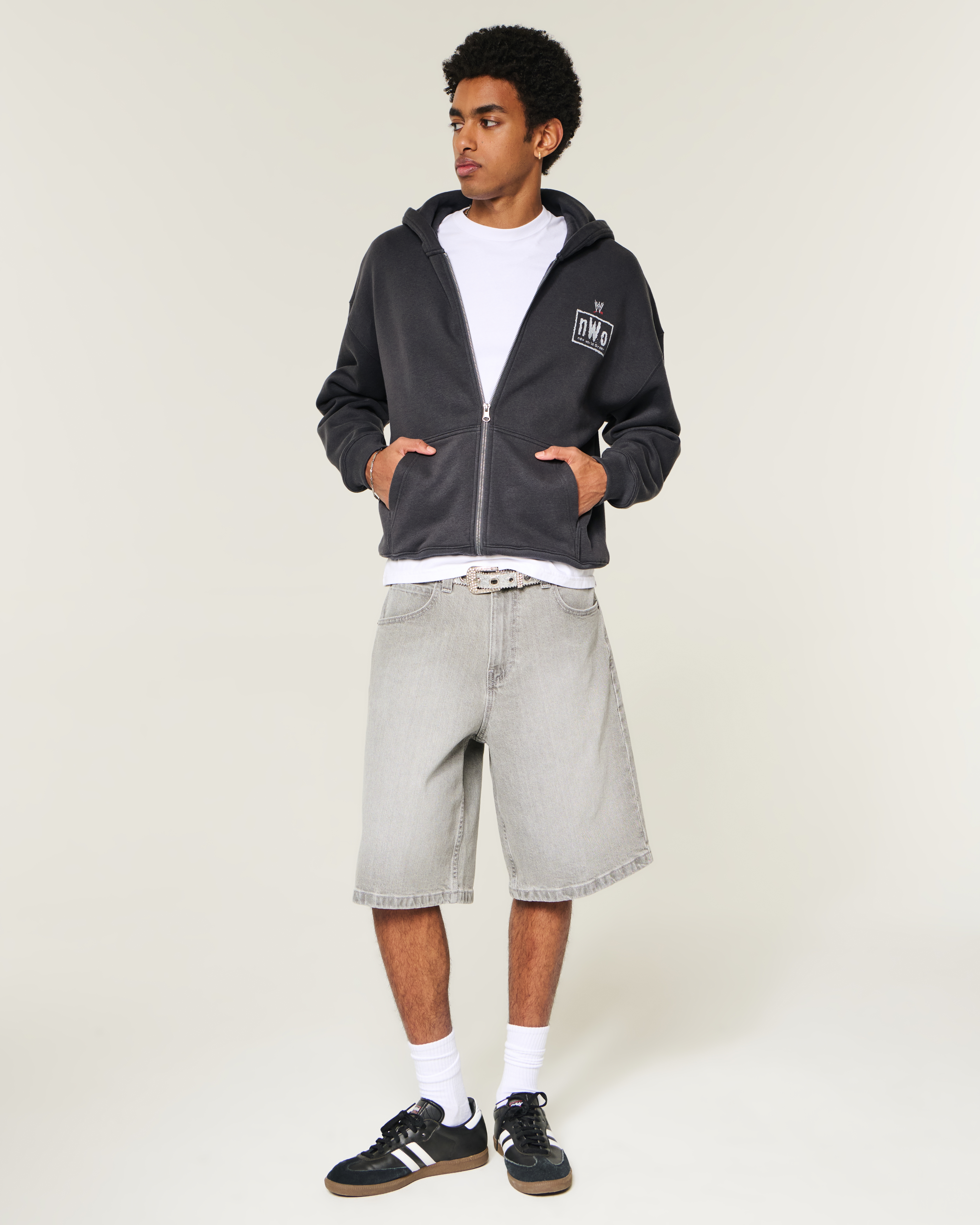 Мужские худи Hollister Boxy WWE nWo Graphic Zip-Up — фото 3