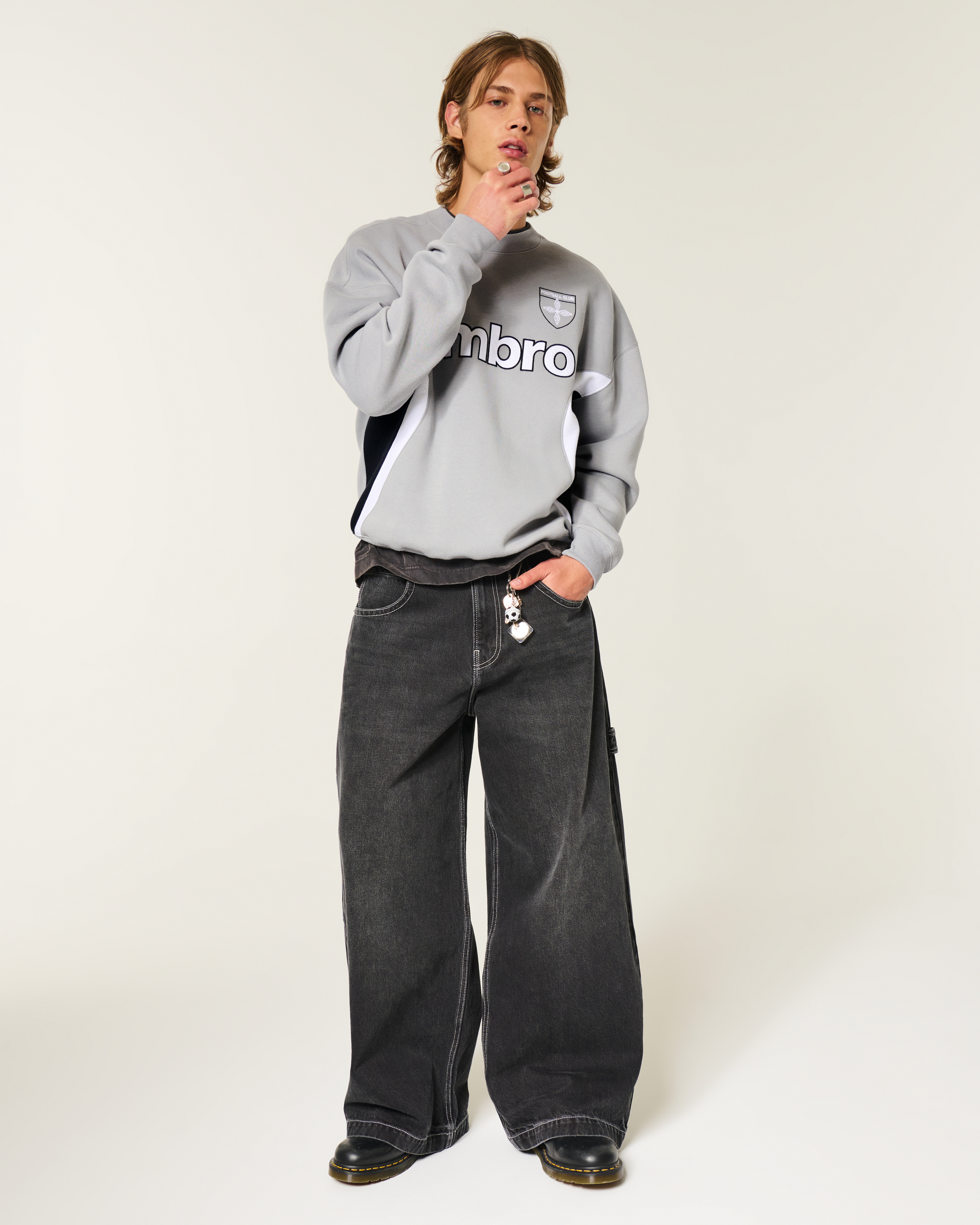 Мужские худи Hollister Boxy Umbro Graphic Crew Sweatshirt — фото 3