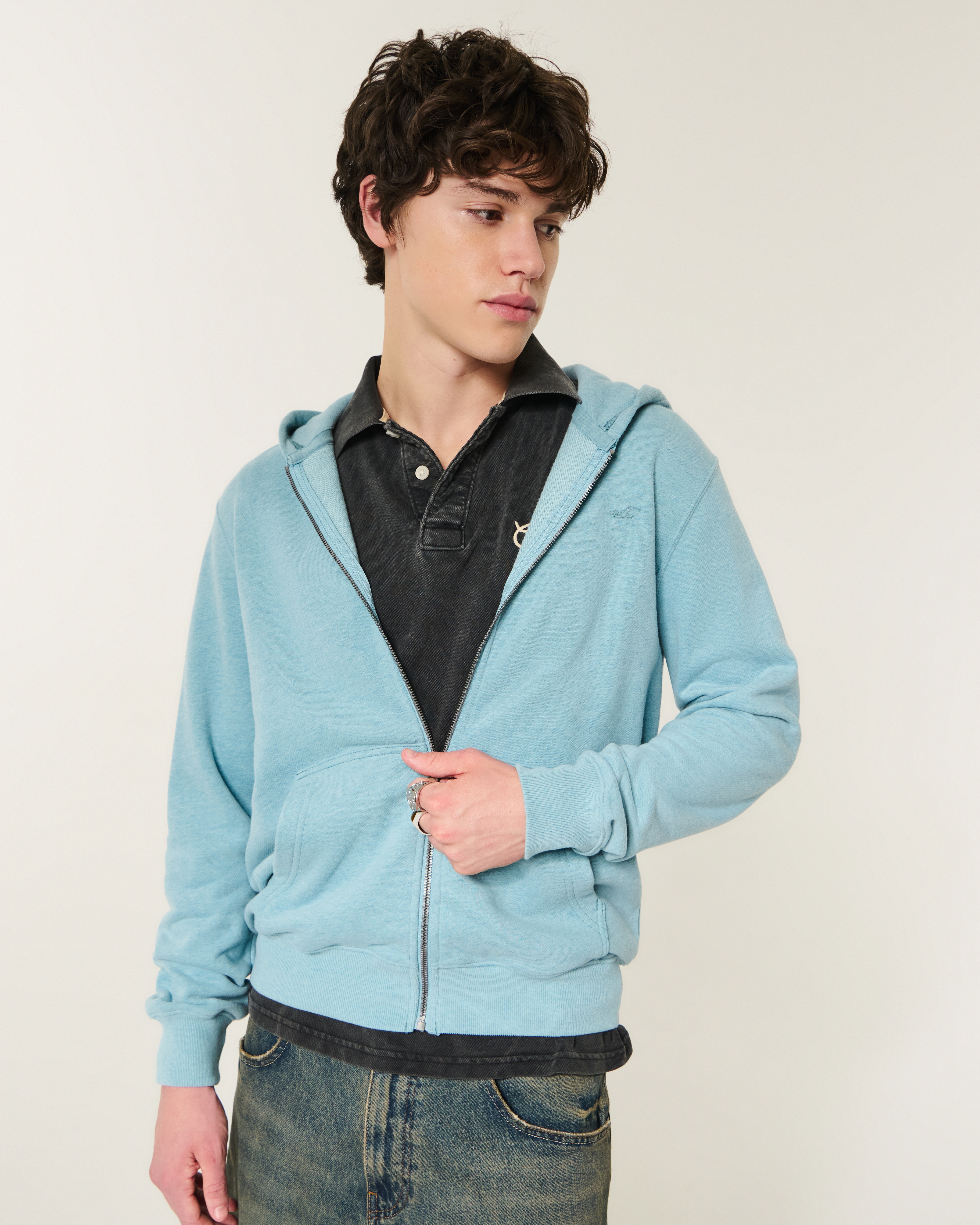 Мужское худи Hollister Feel Good Y2K Graphic Zip-Up, цвет: Серый синий — фото 2