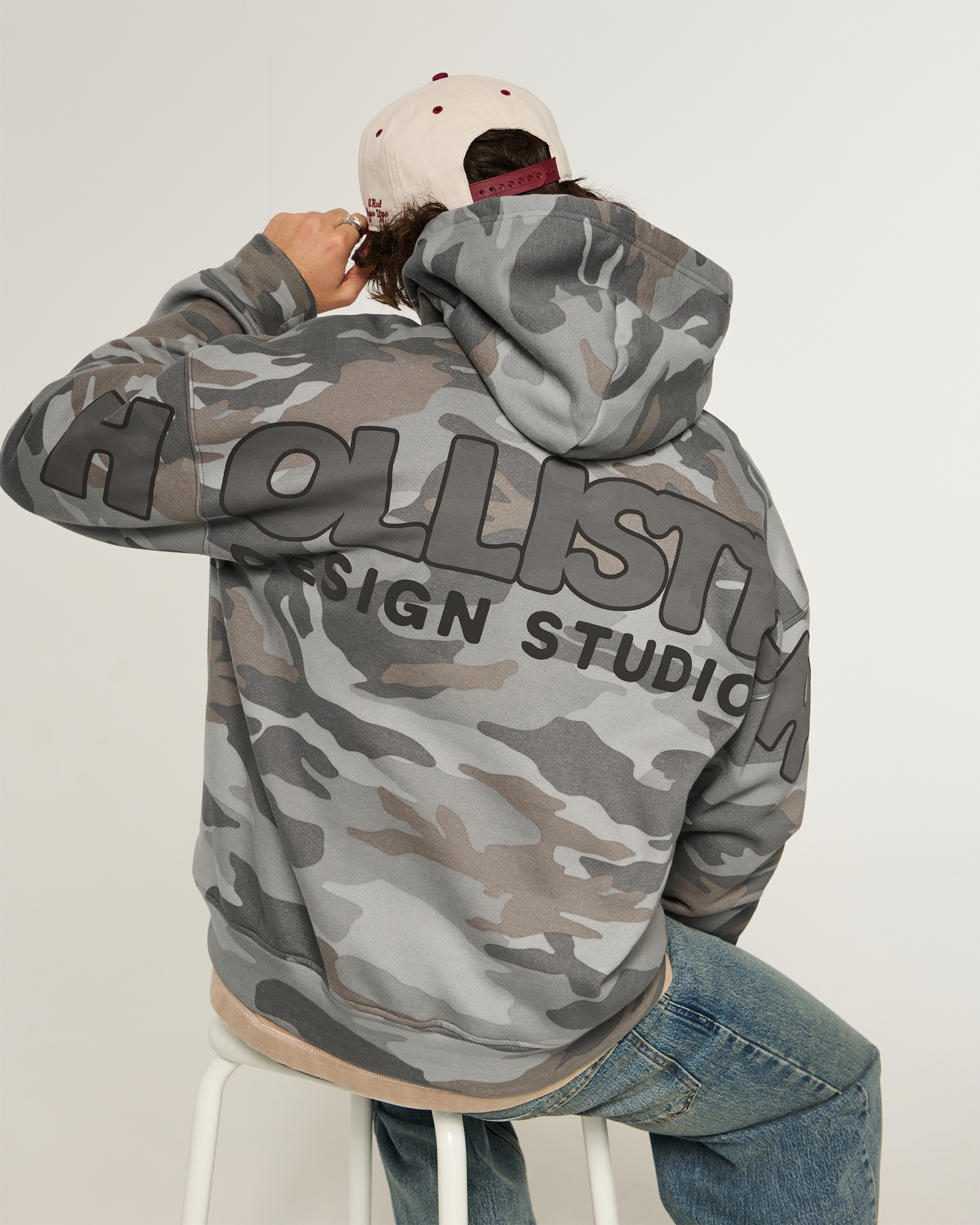 Мужские худи Hollister Boxy Camo Logo Graphic — фото 2