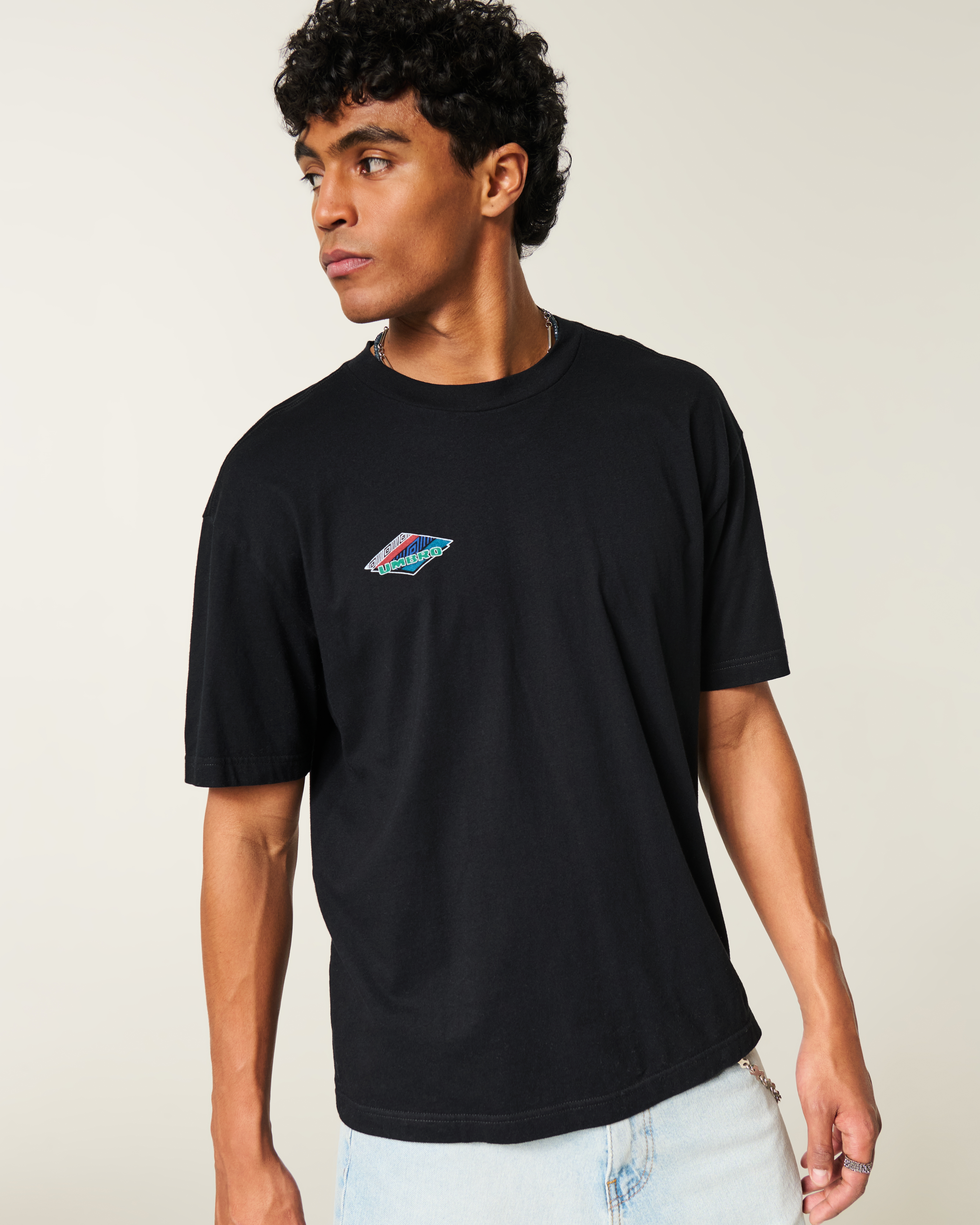 Мужские футболки Hollister Boxy Umbro Graphic Tee — фото 2