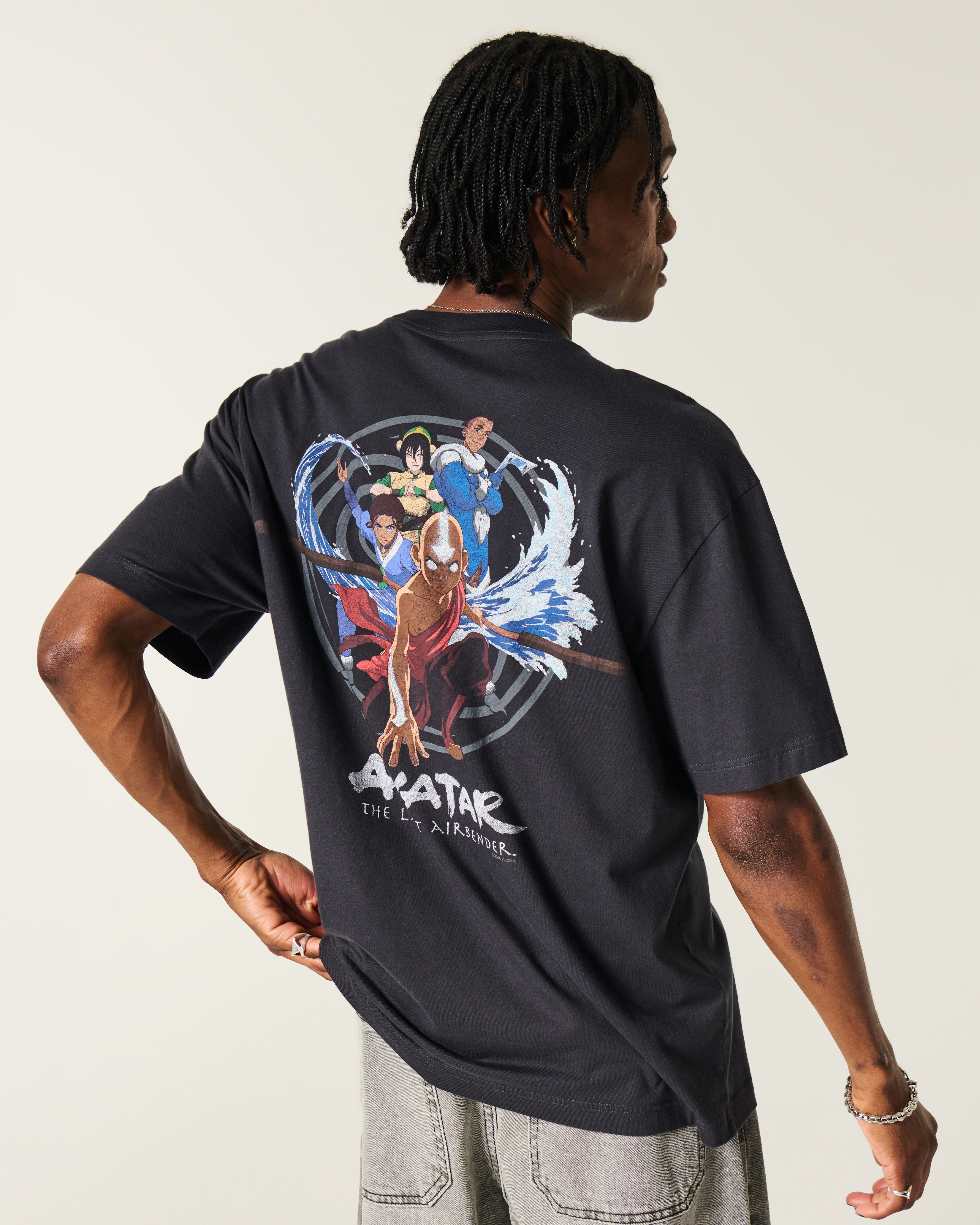 Мужские футболки Hollister Boxy Demon Slayer Graphic Tee — фото 2