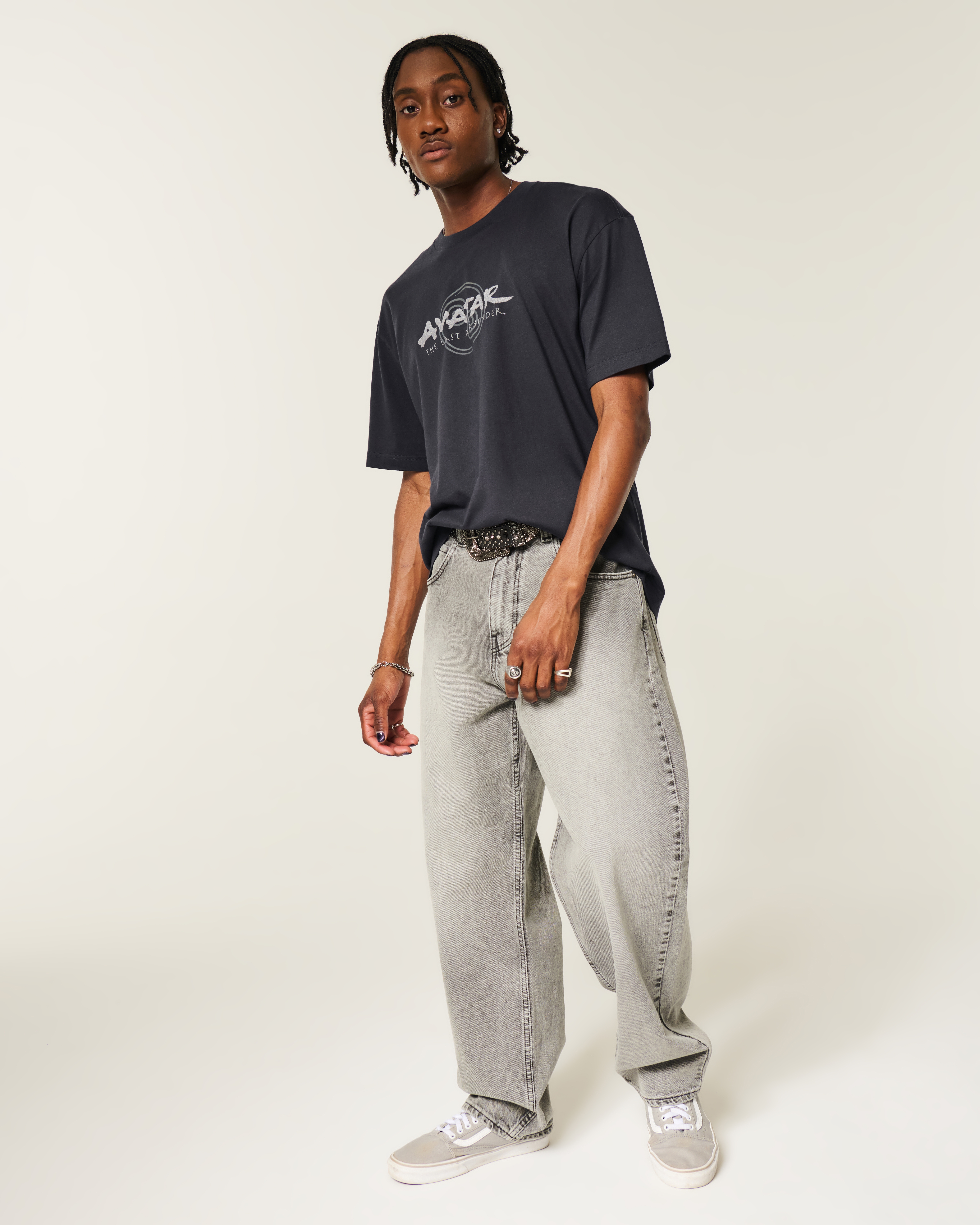 Мужские футболки Hollister Boxy Demon Slayer Graphic Tee — фото 3
